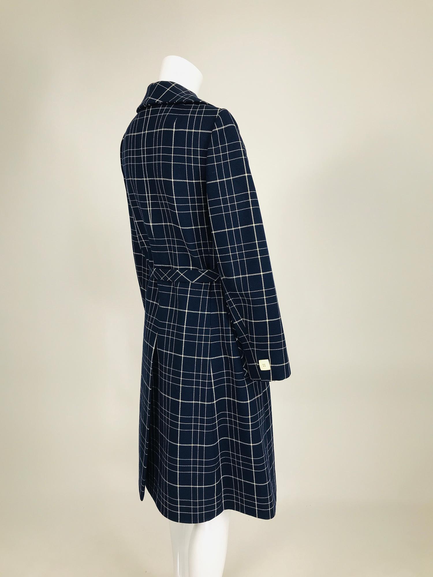 Women's Adele Simpson 1960s Navy & White Wool Plaid  Wrap Coat For Sale