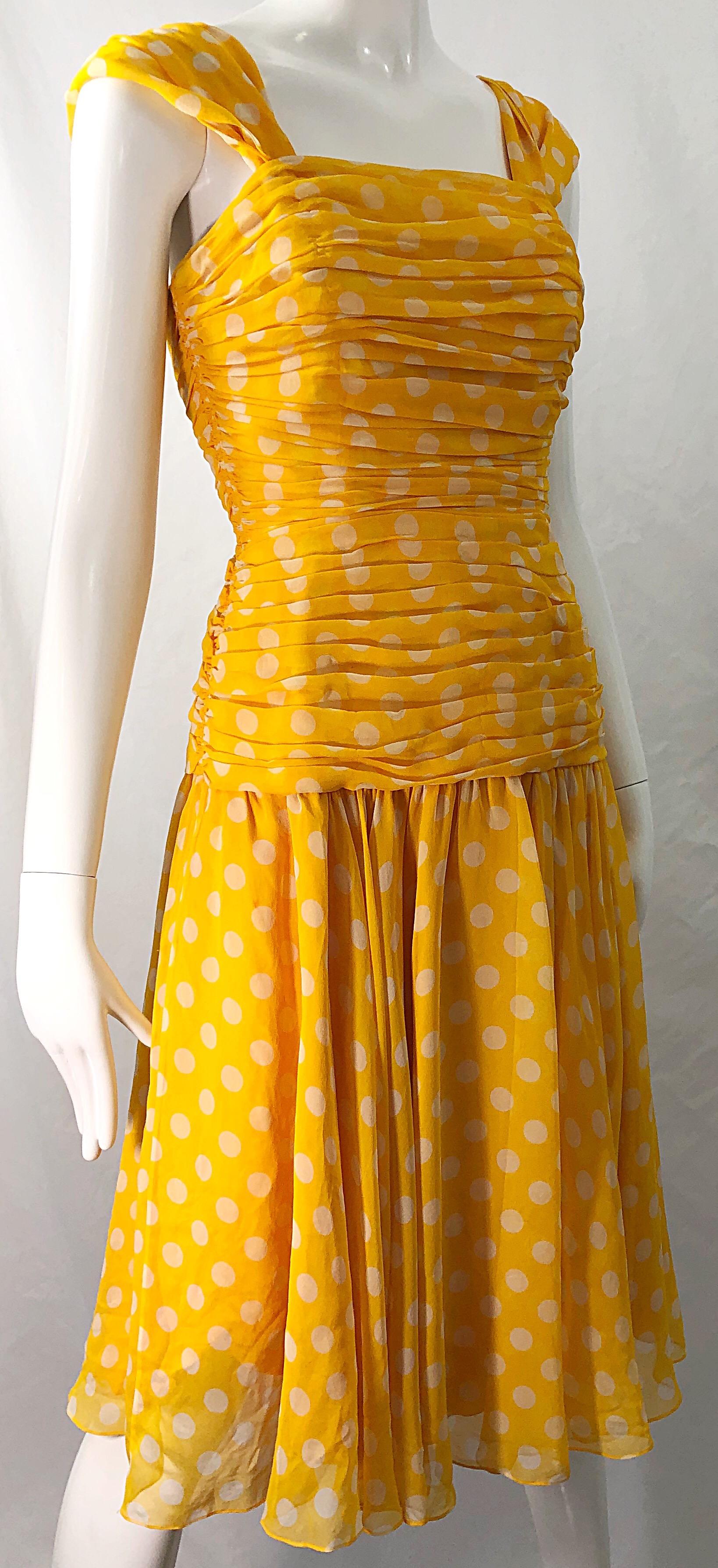 Adele Simpson 1980s Size 4 Yellow White Silk Chiffon Polka Dot Vintage 80s Dress In Excellent Condition For Sale In San Diego, CA