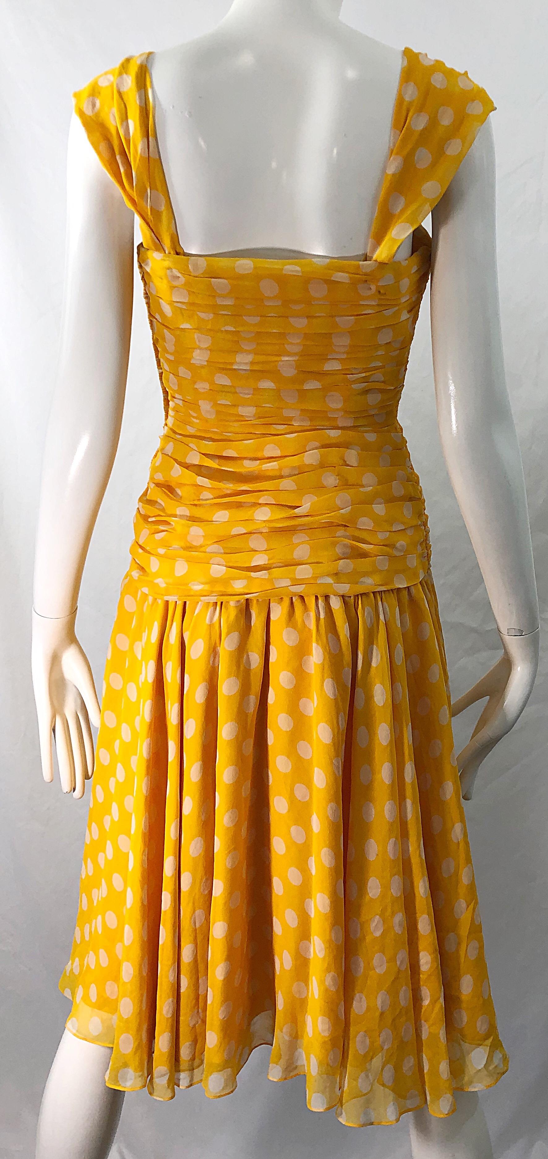 Women's Adele Simpson 1980s Size 4 Yellow White Silk Chiffon Polka Dot Vintage 80s Dress For Sale