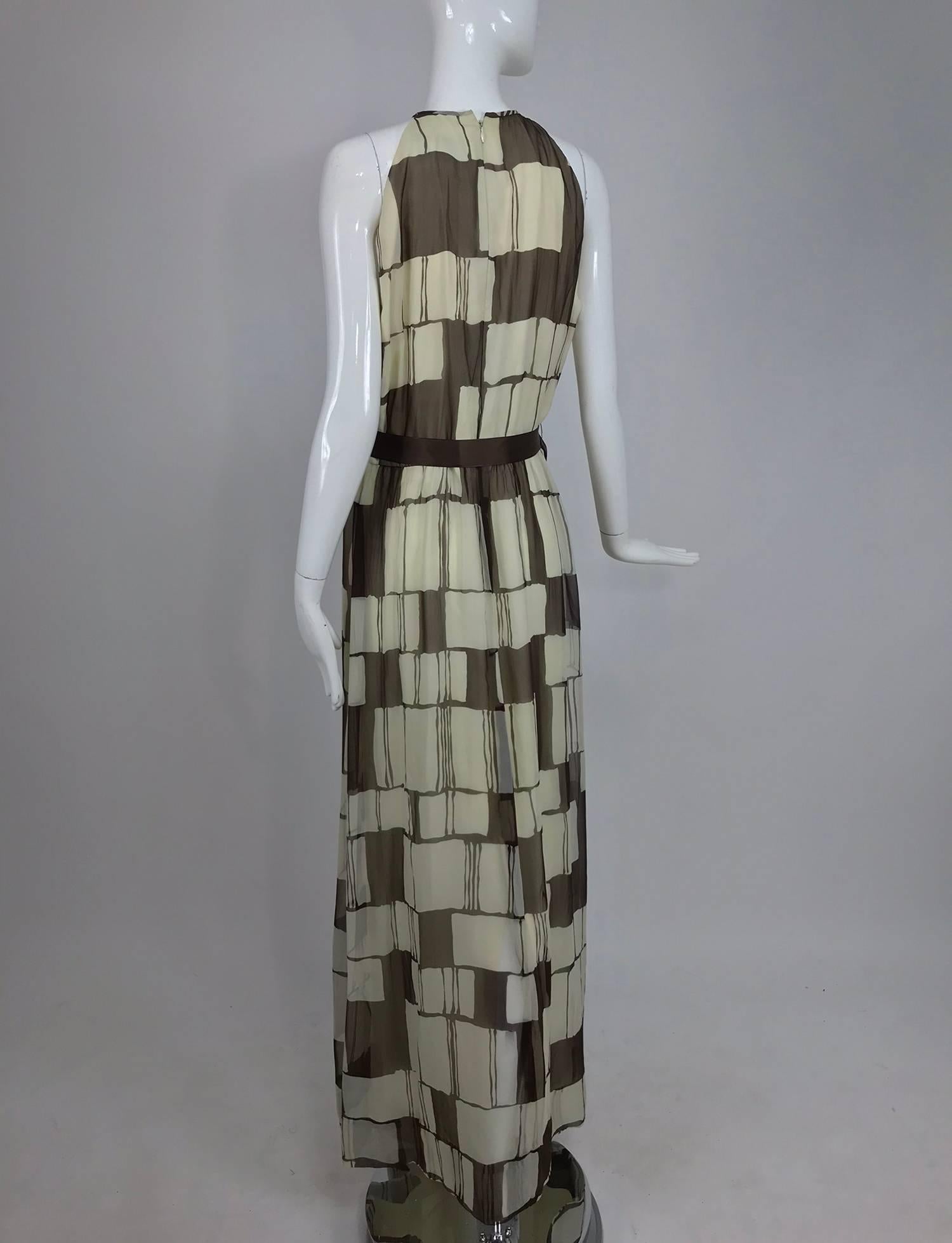 Adele Simpson brown and white silk chiffon halter maxi dress, 1970s In Excellent Condition For Sale In West Palm Beach, FL