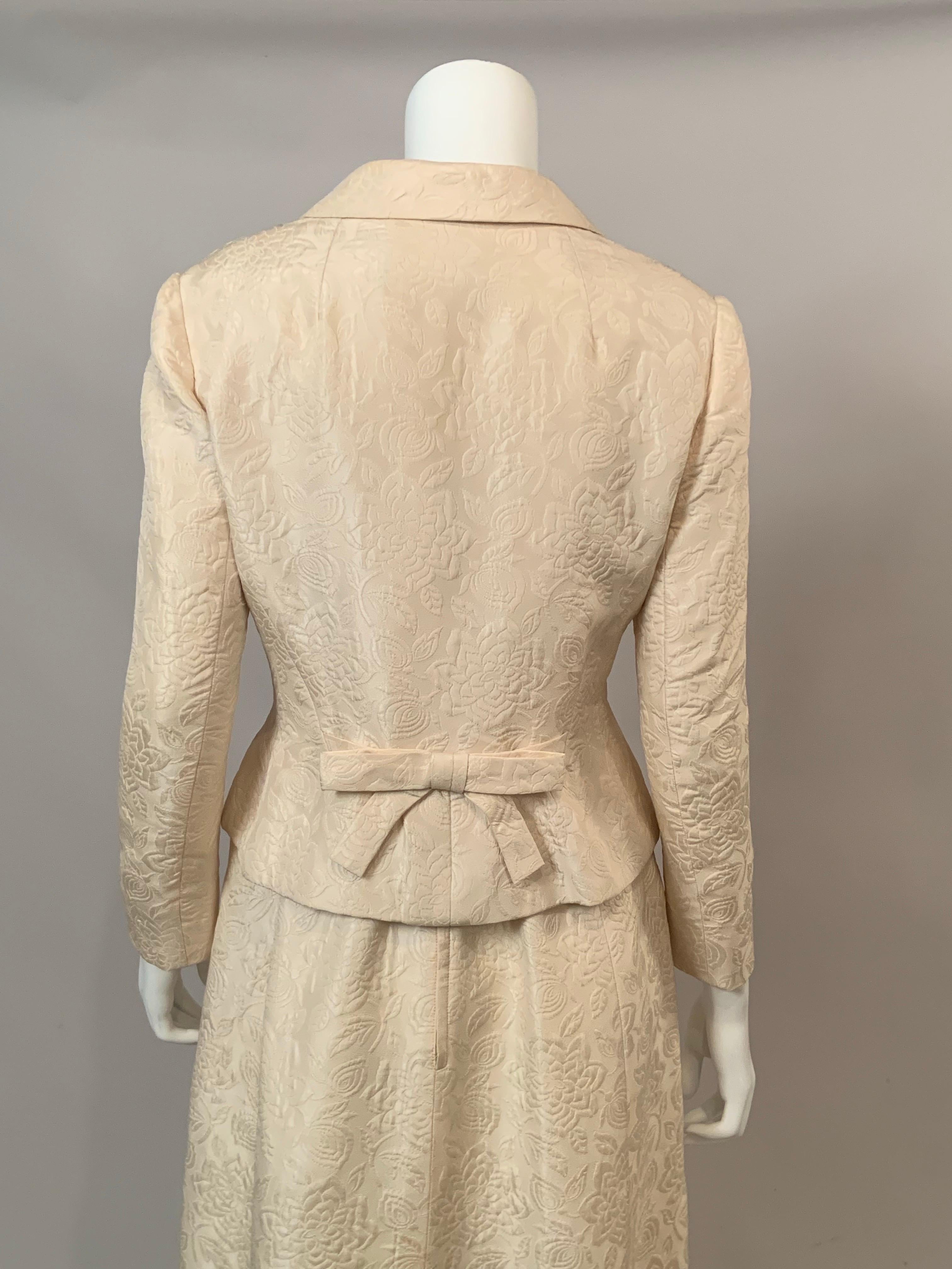 Adele Simpson Cremefarbenes Kleid und Jacke aus geblümter Matelasse aus Seide For Saks Fifth Avenue im Angebot 8