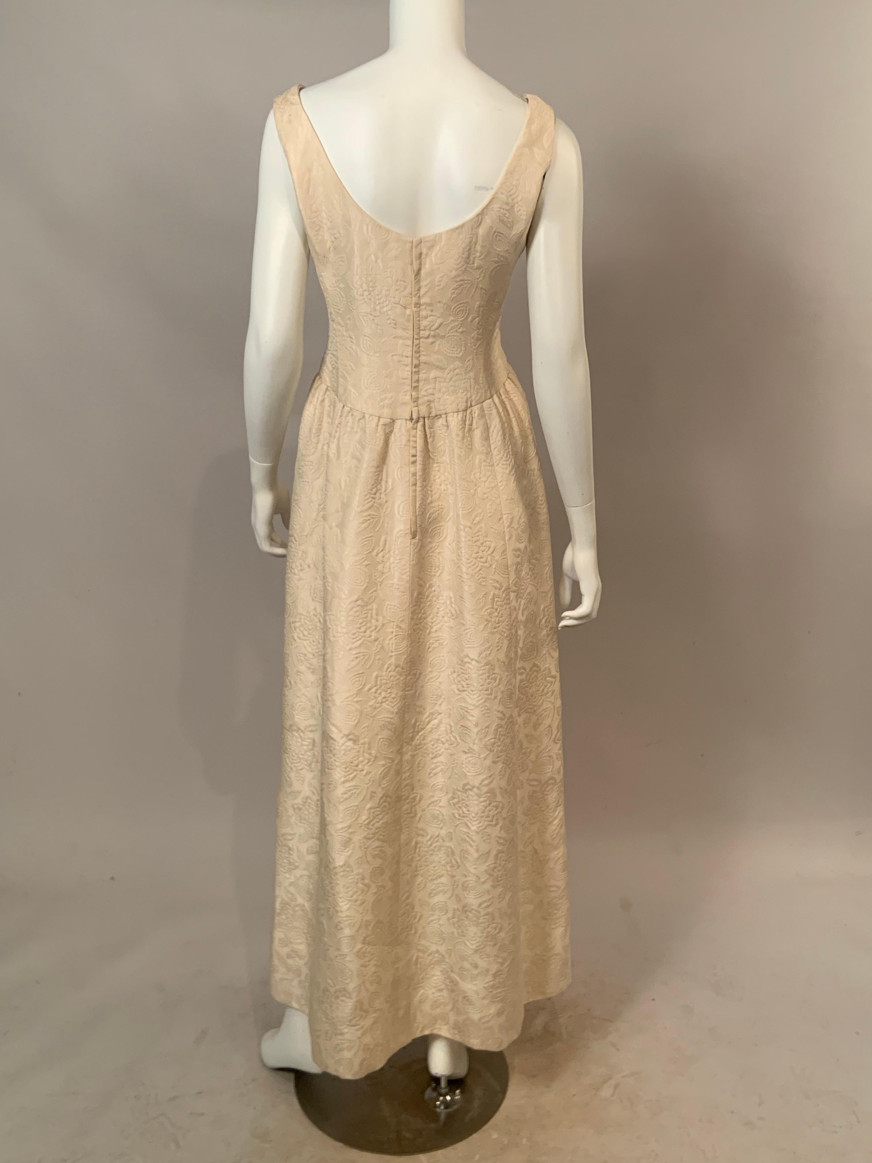 Adele Simpson Cremefarbenes Kleid und Jacke aus geblümter Matelasse aus Seide For Saks Fifth Avenue Damen im Angebot
