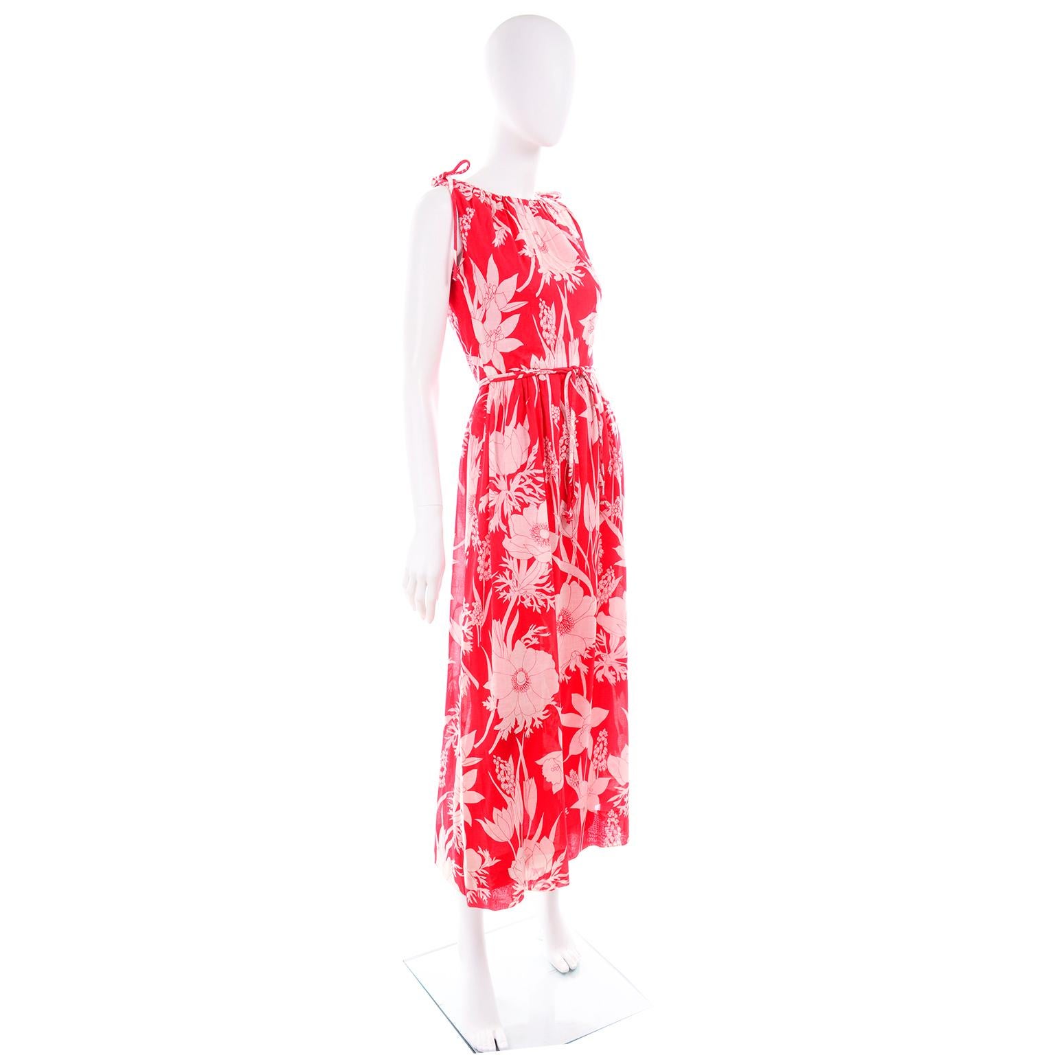 Adele Simpson Vintage 1970s Dress & Cape in Red & White Cotton Floral Print  In Excellent Condition In Portland, OR