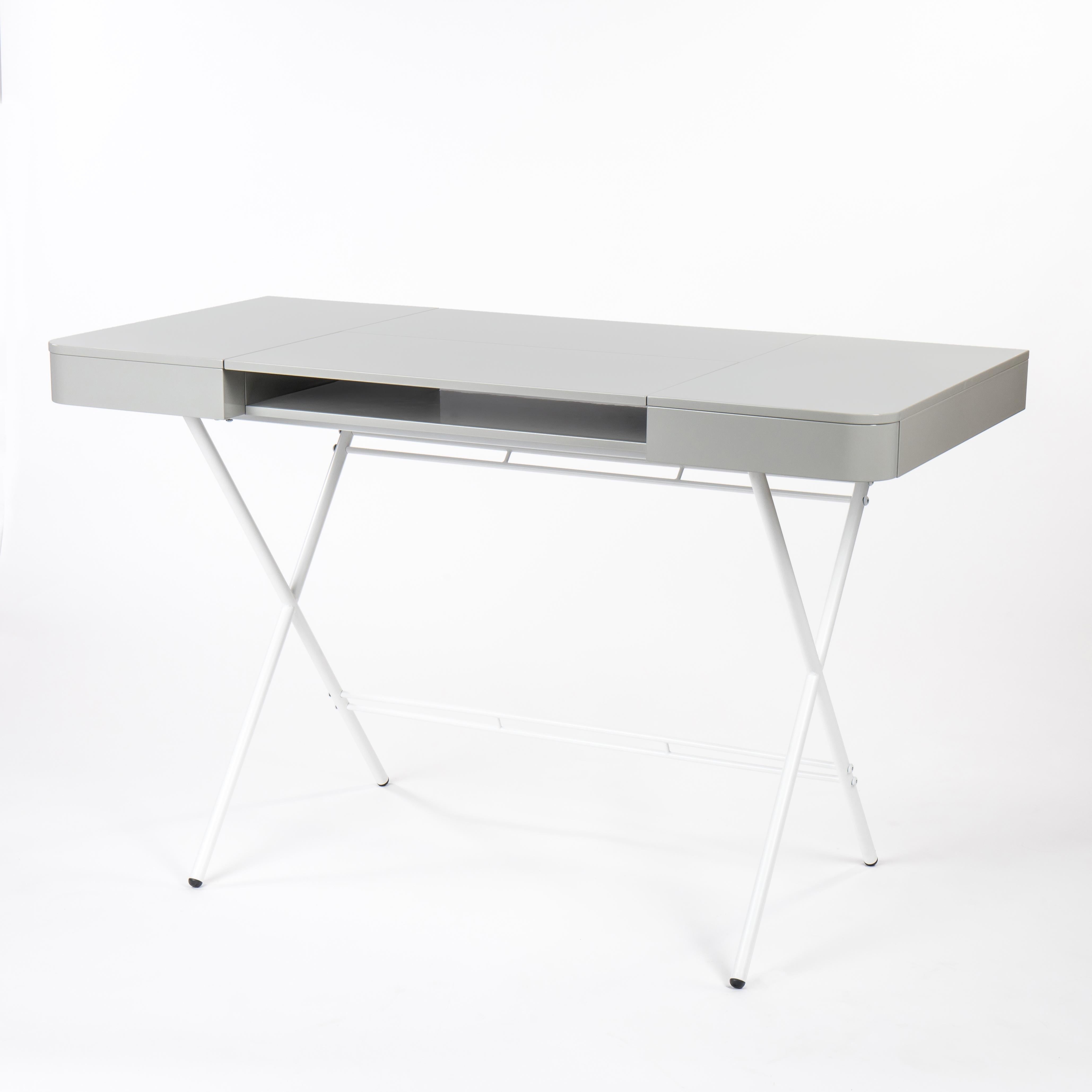 Lacquered Adentro Cosimo Desk design Marco Zanuso jr Grey glossy top & white base.  For Sale