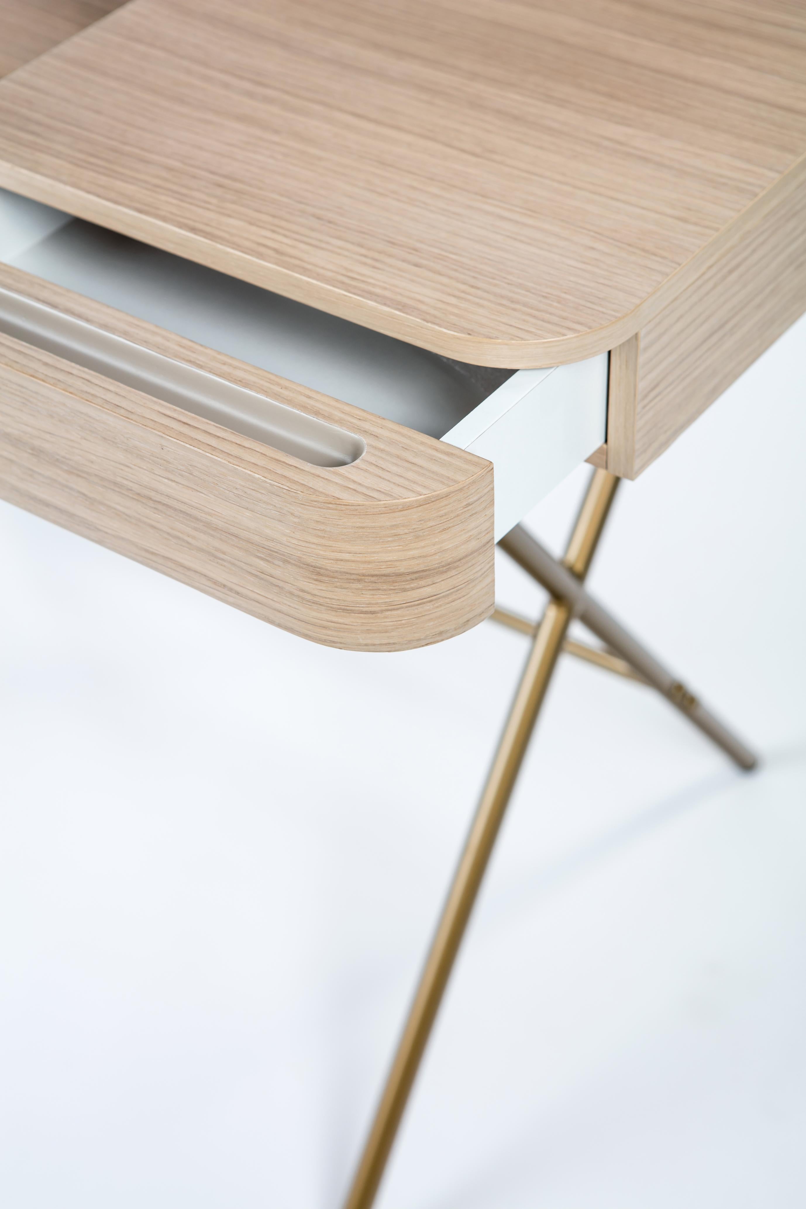 Contemporary Adentro Cosimo Desk design Marco Zanuso jr Natural oak veneer & golden base.  For Sale