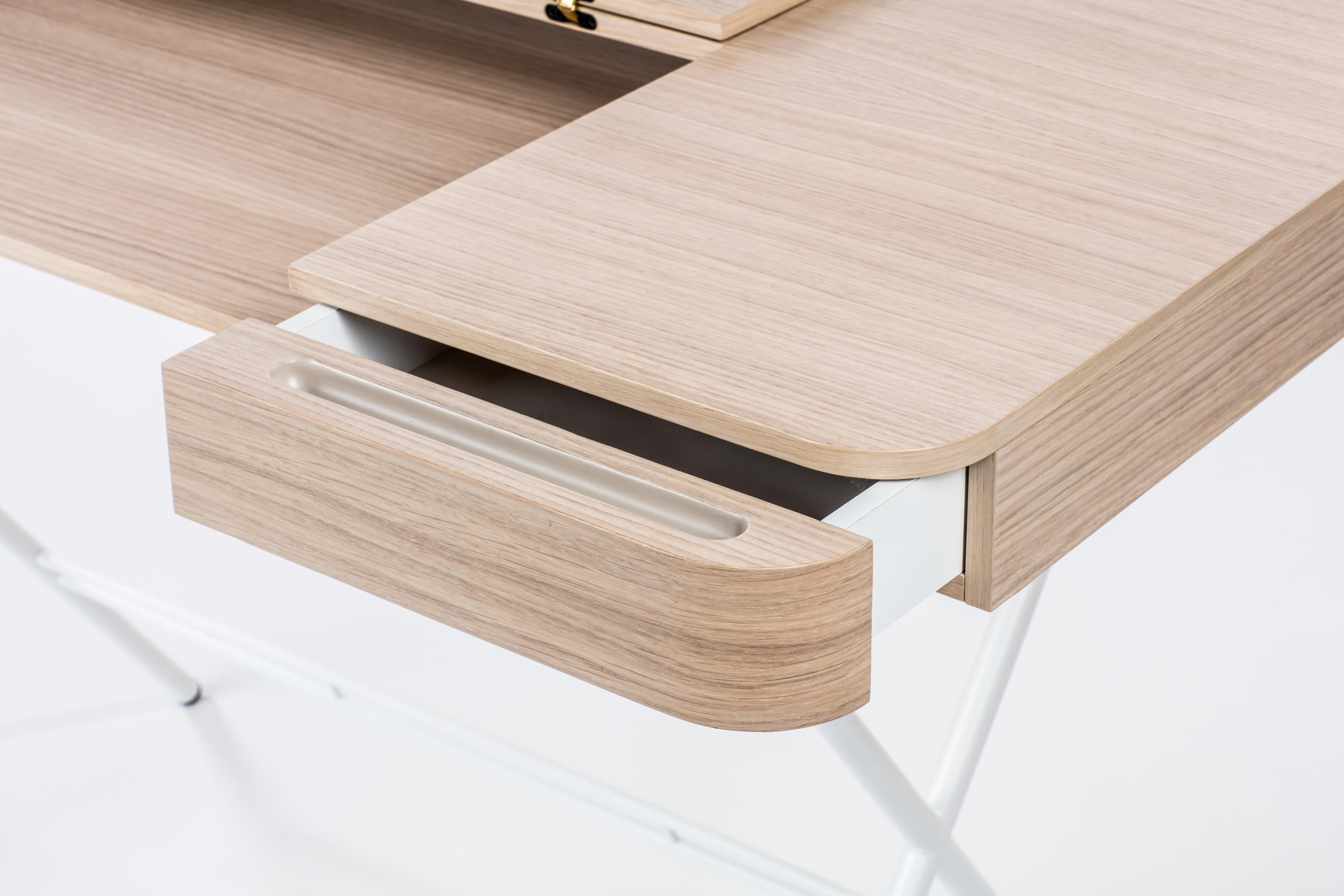 Metal Adentro Cosimo Desk design Marco Zanuso jr Natural oak veneer & white base.  For Sale