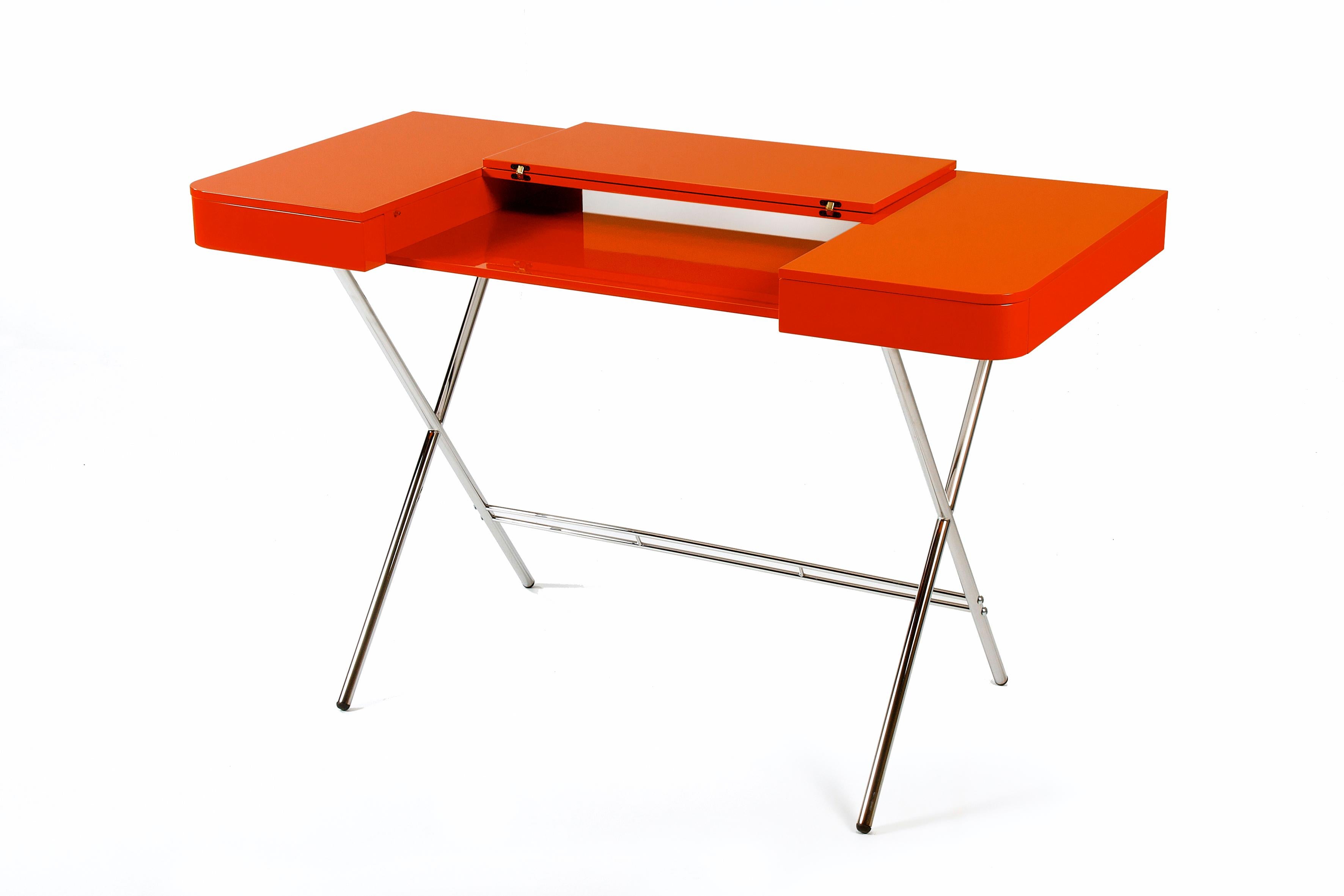Adentro Cosimo Desk design Marco Zanuso jr Orange glossy top & chrome base.  For Sale 4