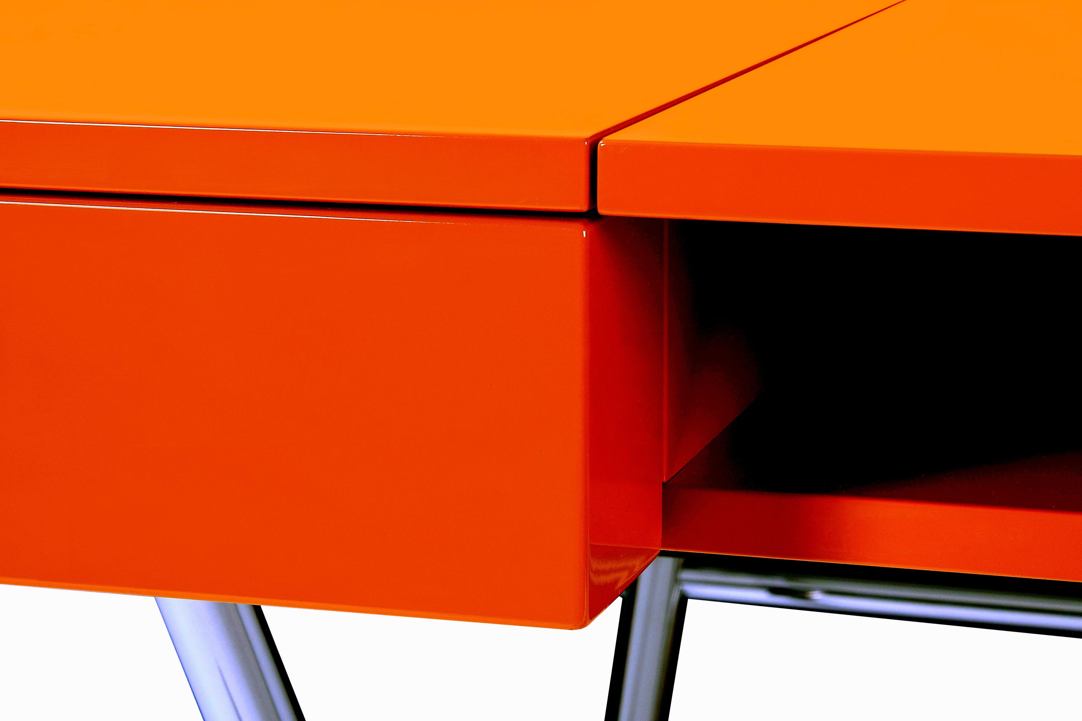 Adentro Cosimo Schreibtischdesign Marco Zanuso jr Orange glänzende Platte & Chromsockel.  (21. Jahrhundert und zeitgenössisch) im Angebot