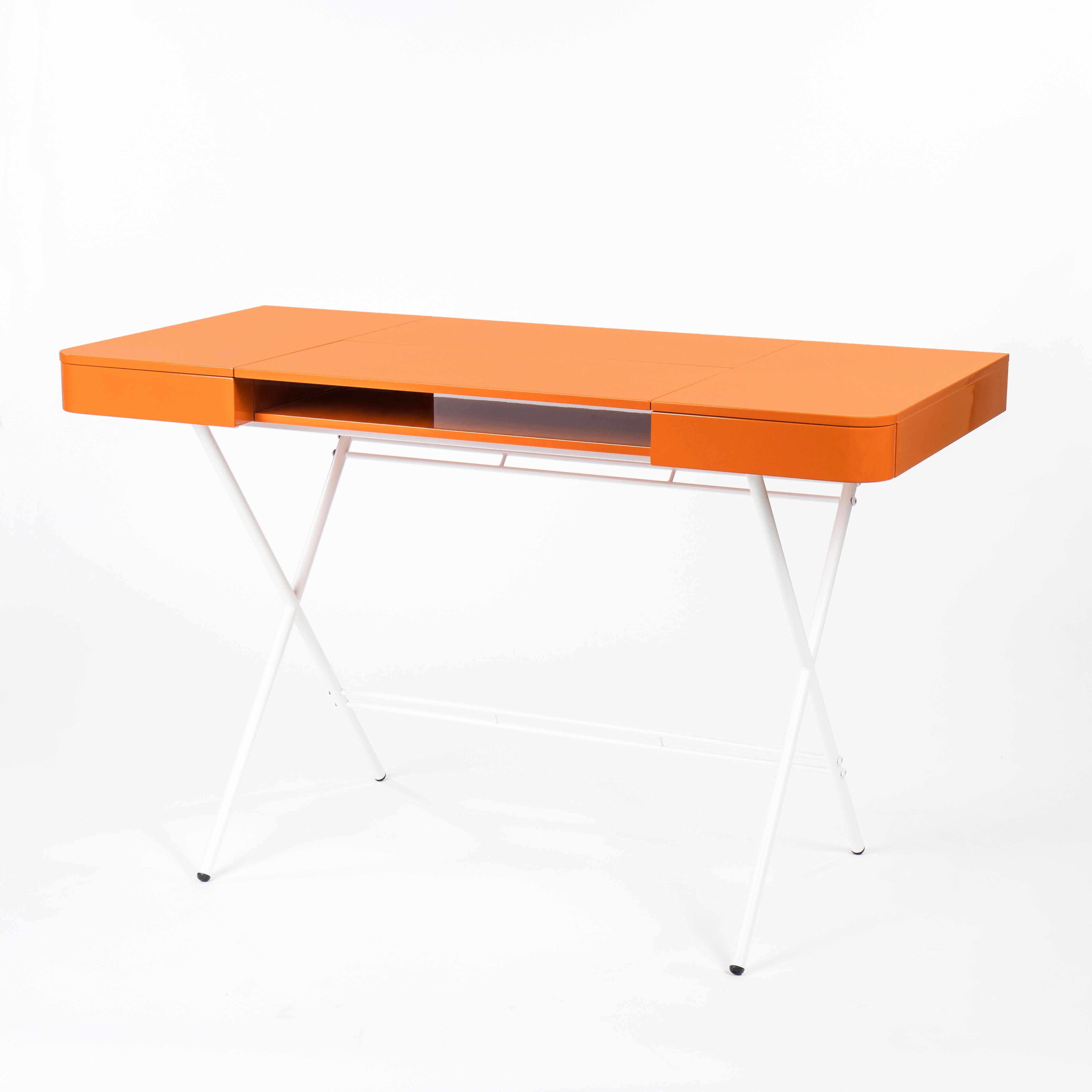 French Adentro Cosimo Desk design Marco Zanuso jr Orange glossy top & white base.  For Sale