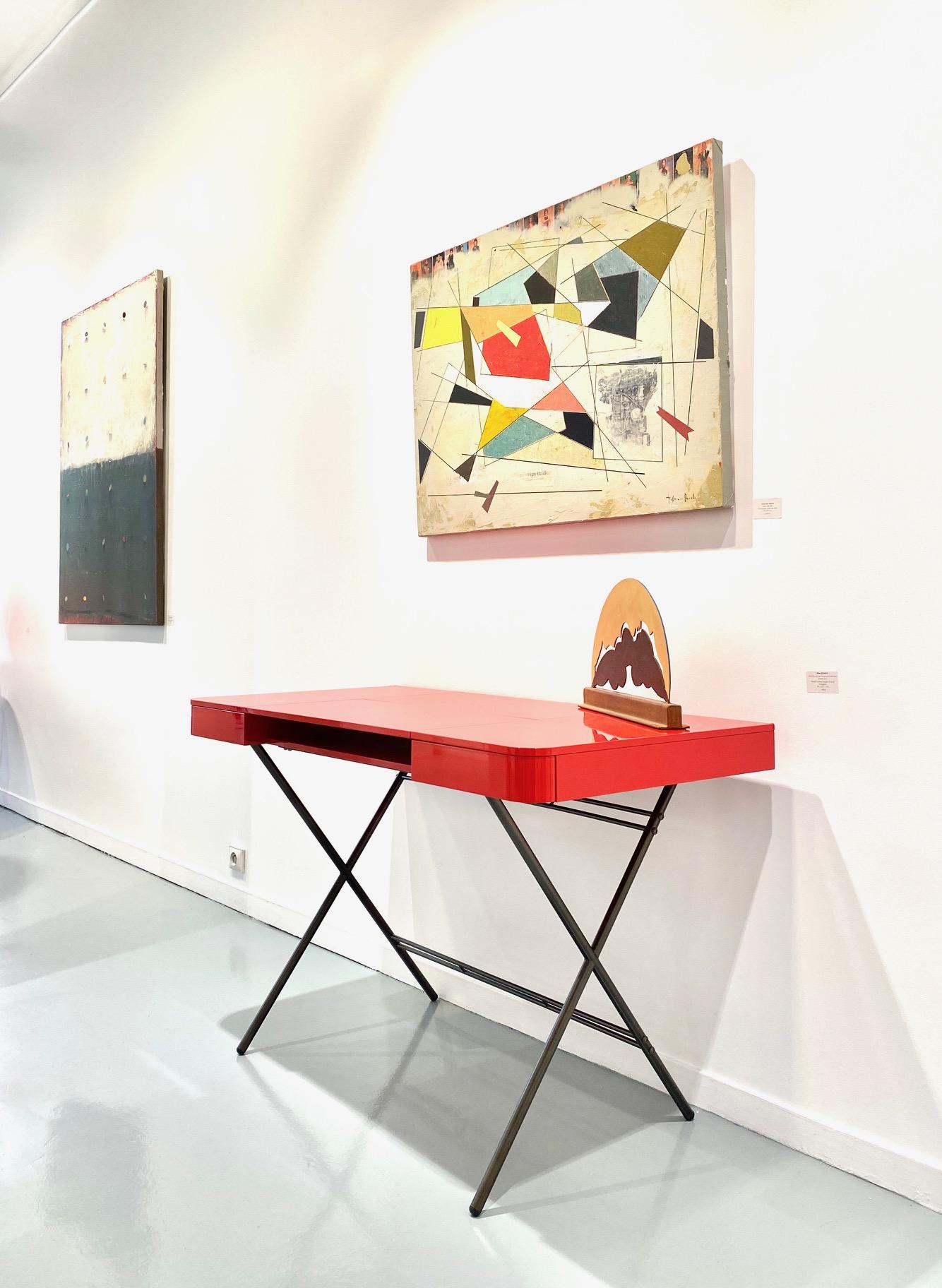 Adentro Cosimo Desk design Marco Zanuso jr Red glossy top & bronze base.  For Sale 9