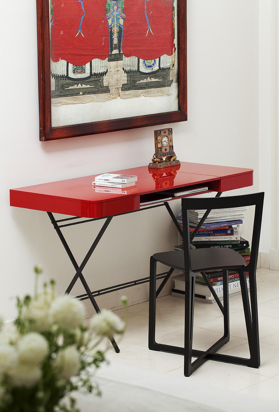 Metal Adentro Cosimo Desk design Marco Zanuso jr Red glossy top & bronze base.  For Sale