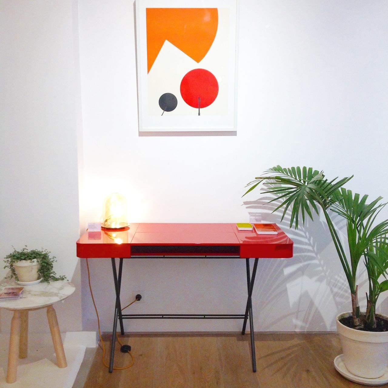 Adentro Cosimo Desk design Marco Zanuso jr Red glossy top & bronze base.  For Sale 1