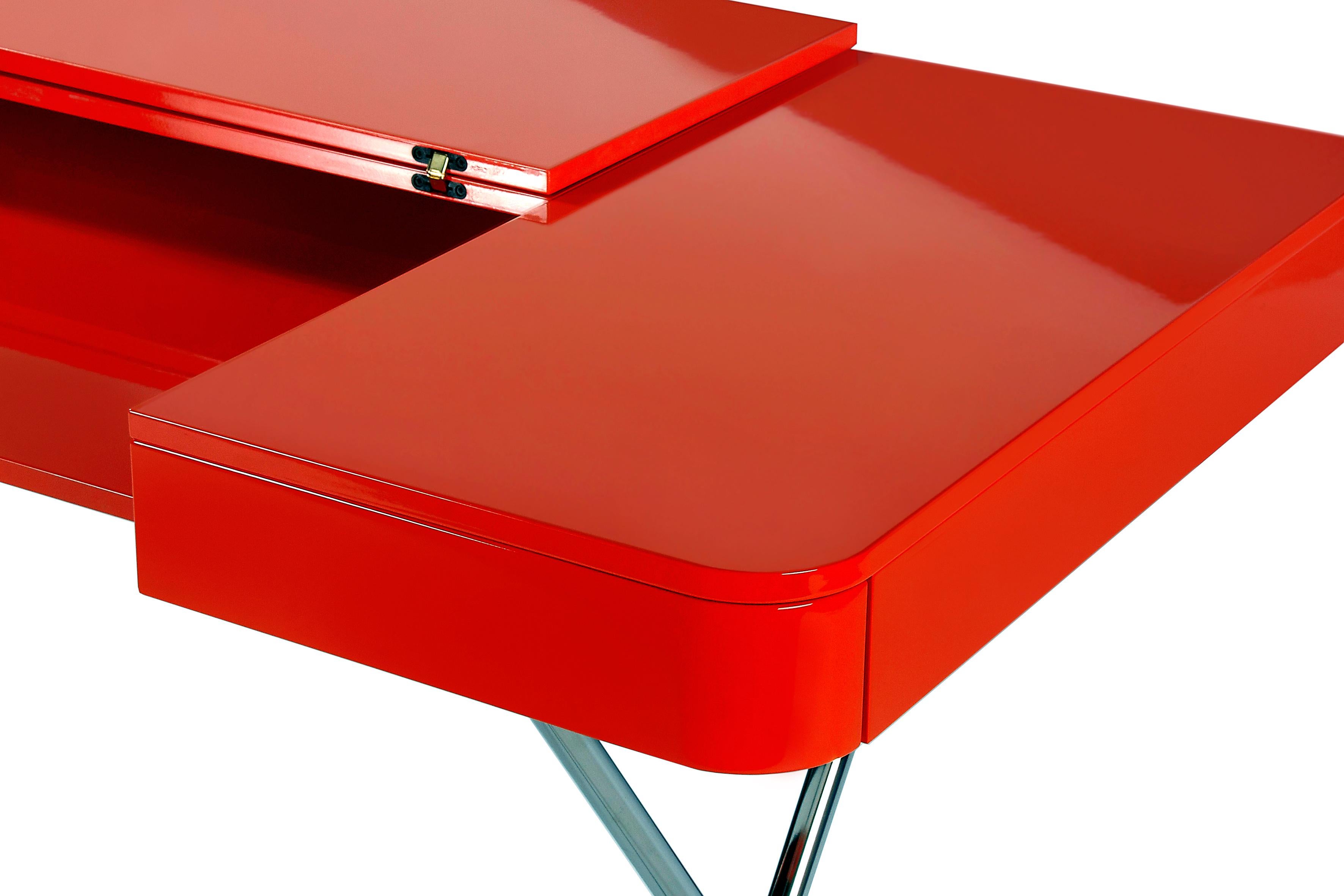 Adentro Cosimo Desk design Marco Zanuso jr Red glossy top & chrome base.  For Sale 2