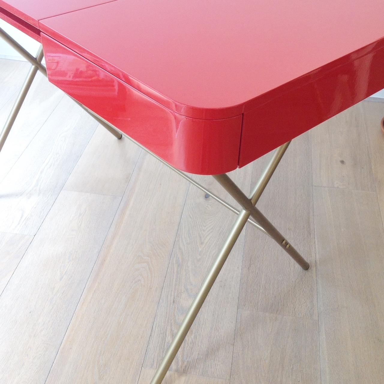 Adentro Cosimo Desk design Marco Zanuso jr Red glossy top & golden base.  For Sale 2