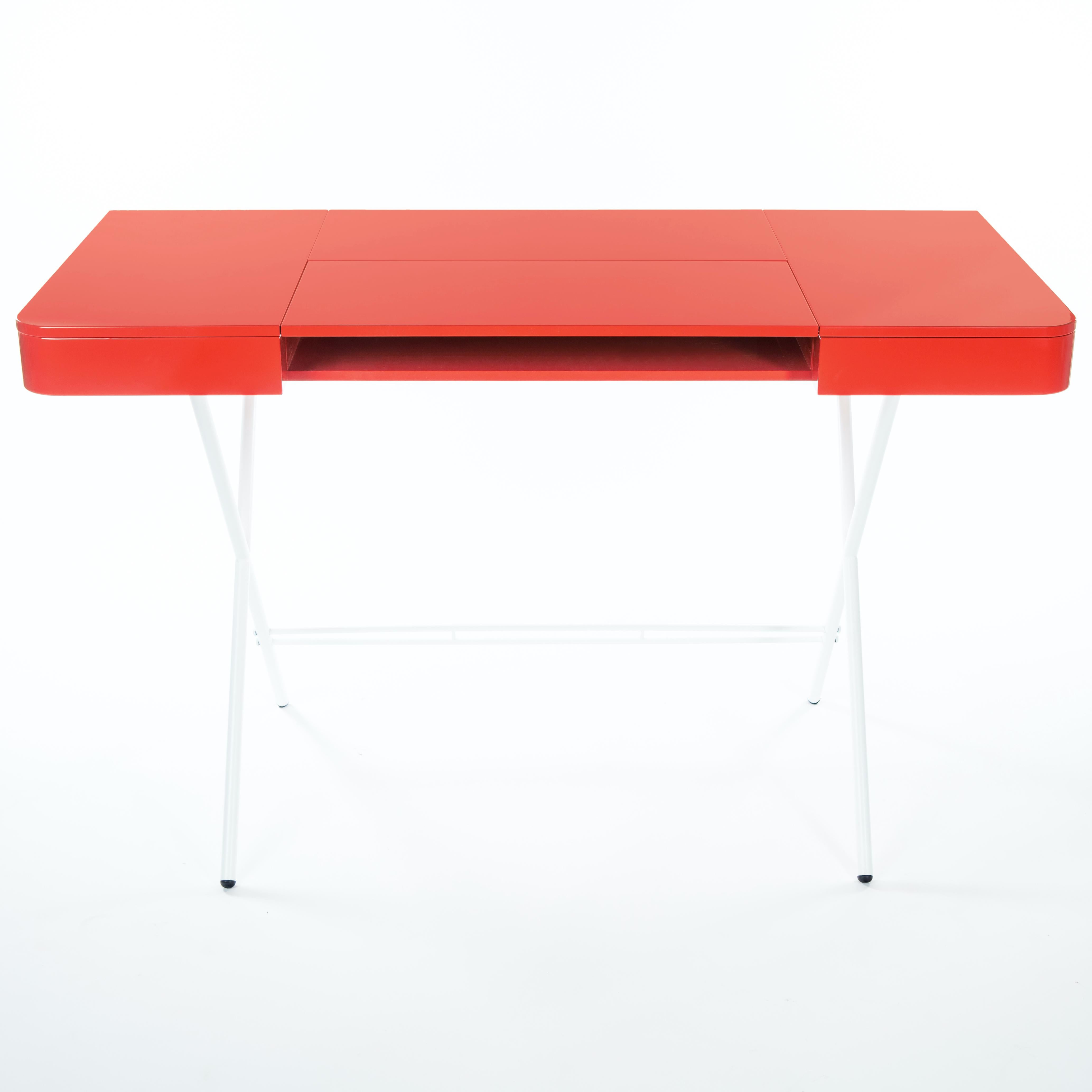 Adentro Cosimo Schreibtischdesign Marco Zanuso jr Rot glänzende Platte & weißer Sockel.  (Französisch) im Angebot