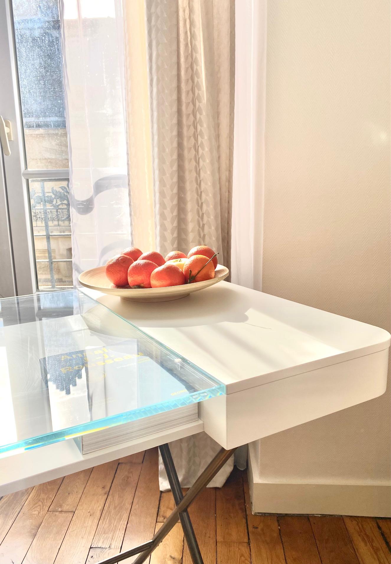 Adentro Cosimo Desk design Marco Zanuso jr  white, glass top & bronze base.  For Sale 10