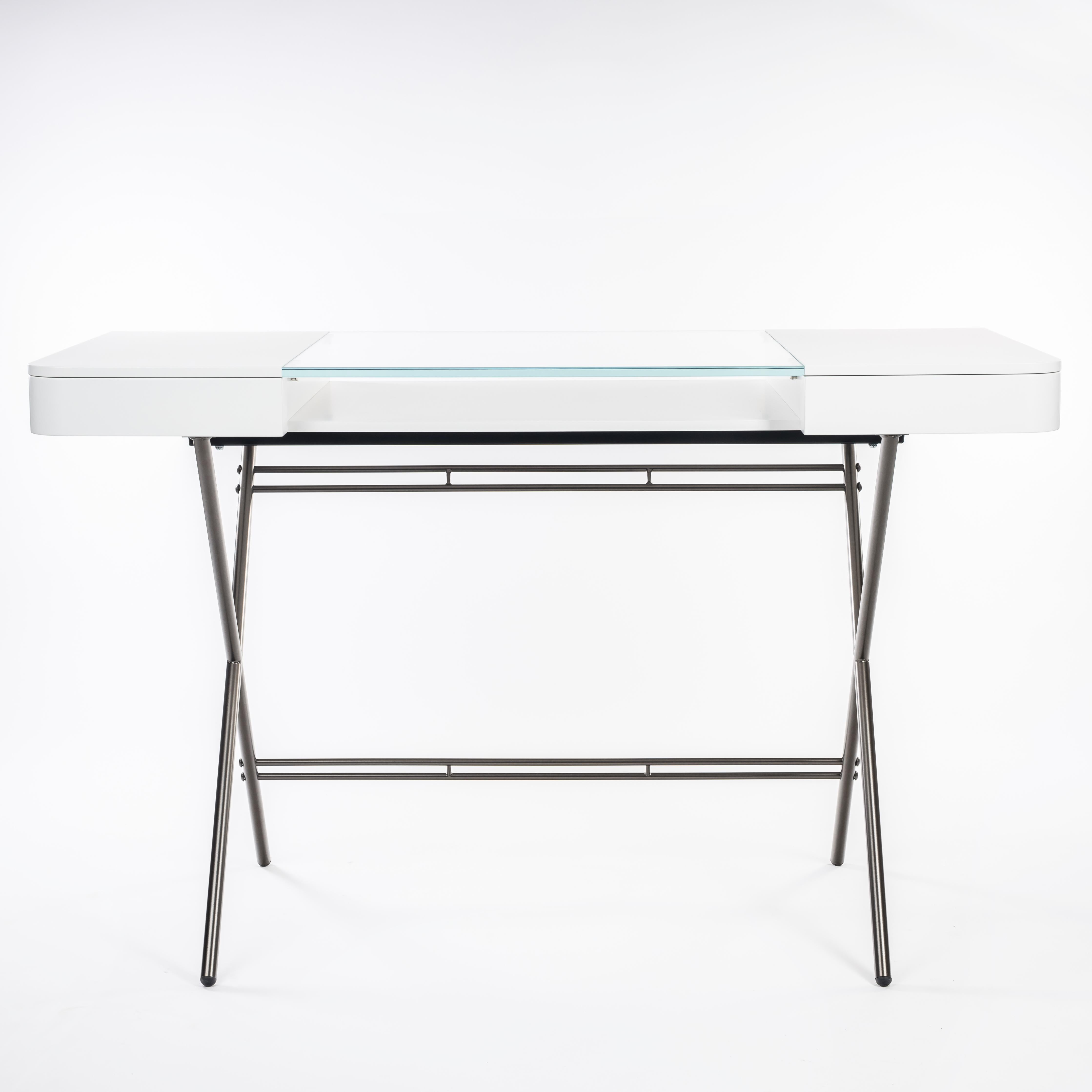Modern Adentro Cosimo Desk design Marco Zanuso jr  white, glass top & bronze base.  For Sale