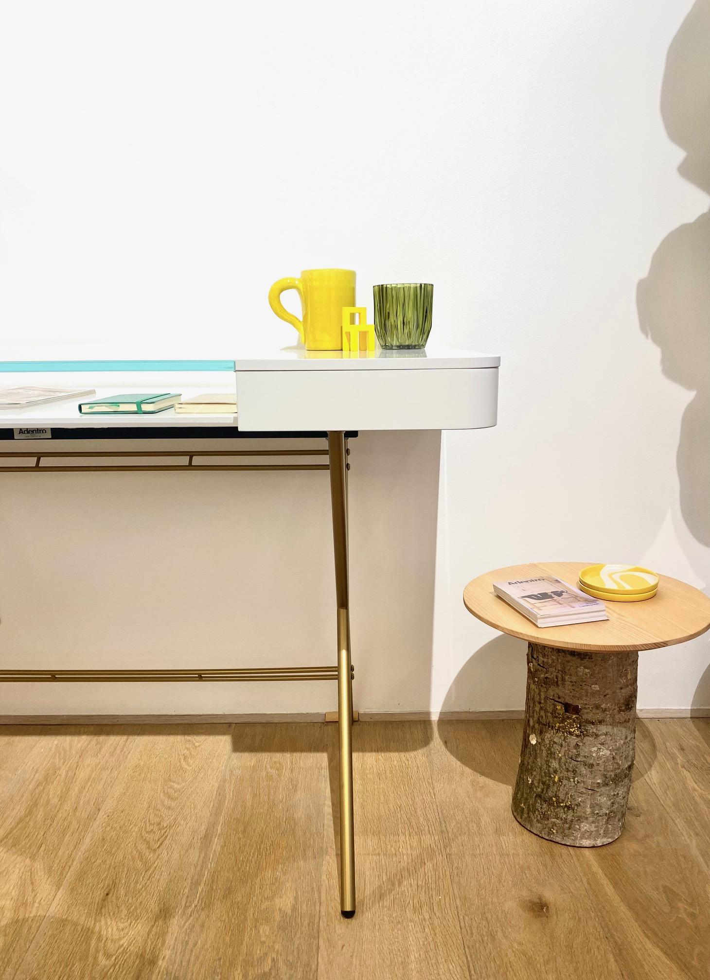 Adentro Cosimo Desk design Marco Zanuso jr  white, glass top & gold base.  For Sale 9