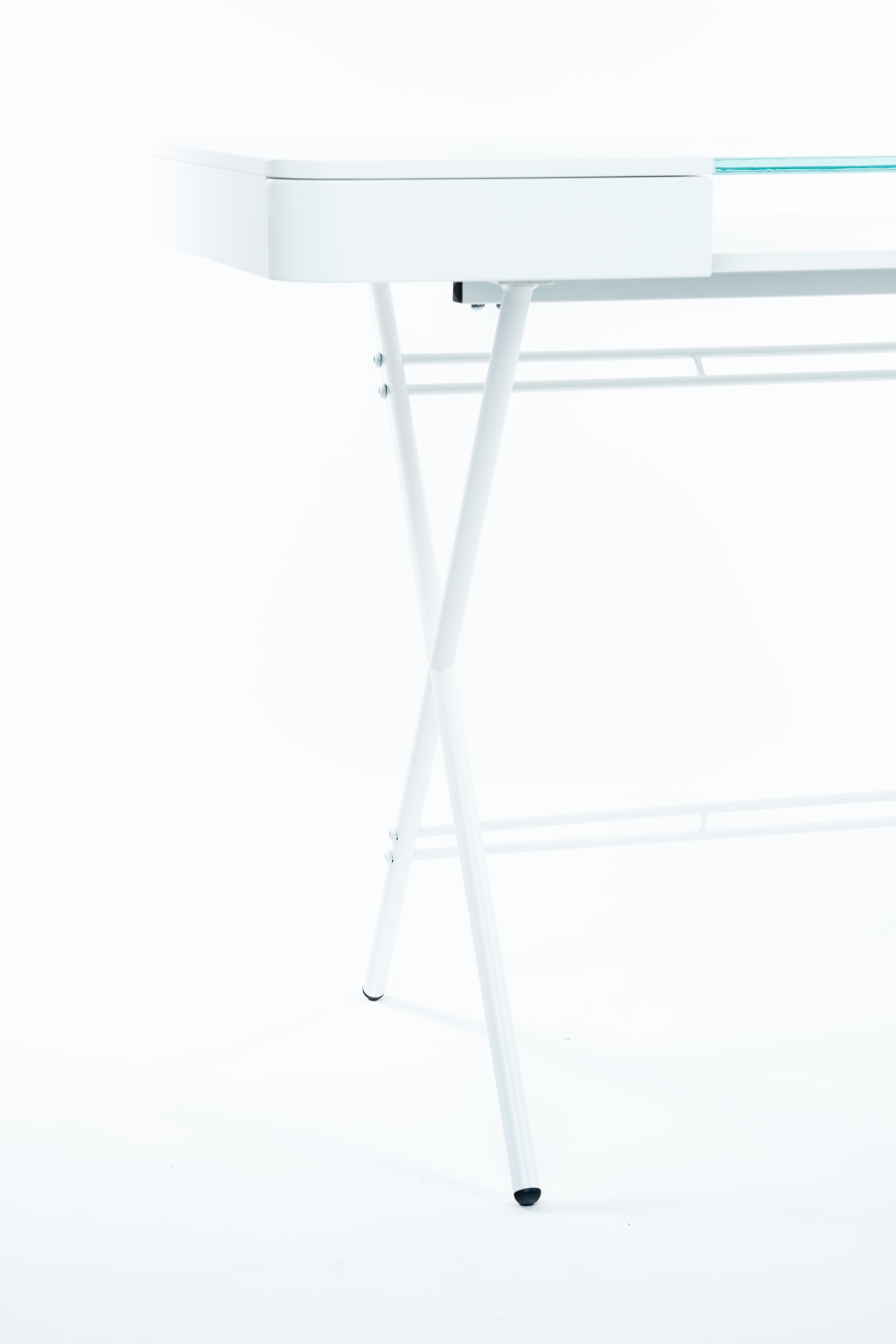 Lacquered Adentro Cosimo Desk design Marco Zanuso jr  white, glass top & white base.  For Sale