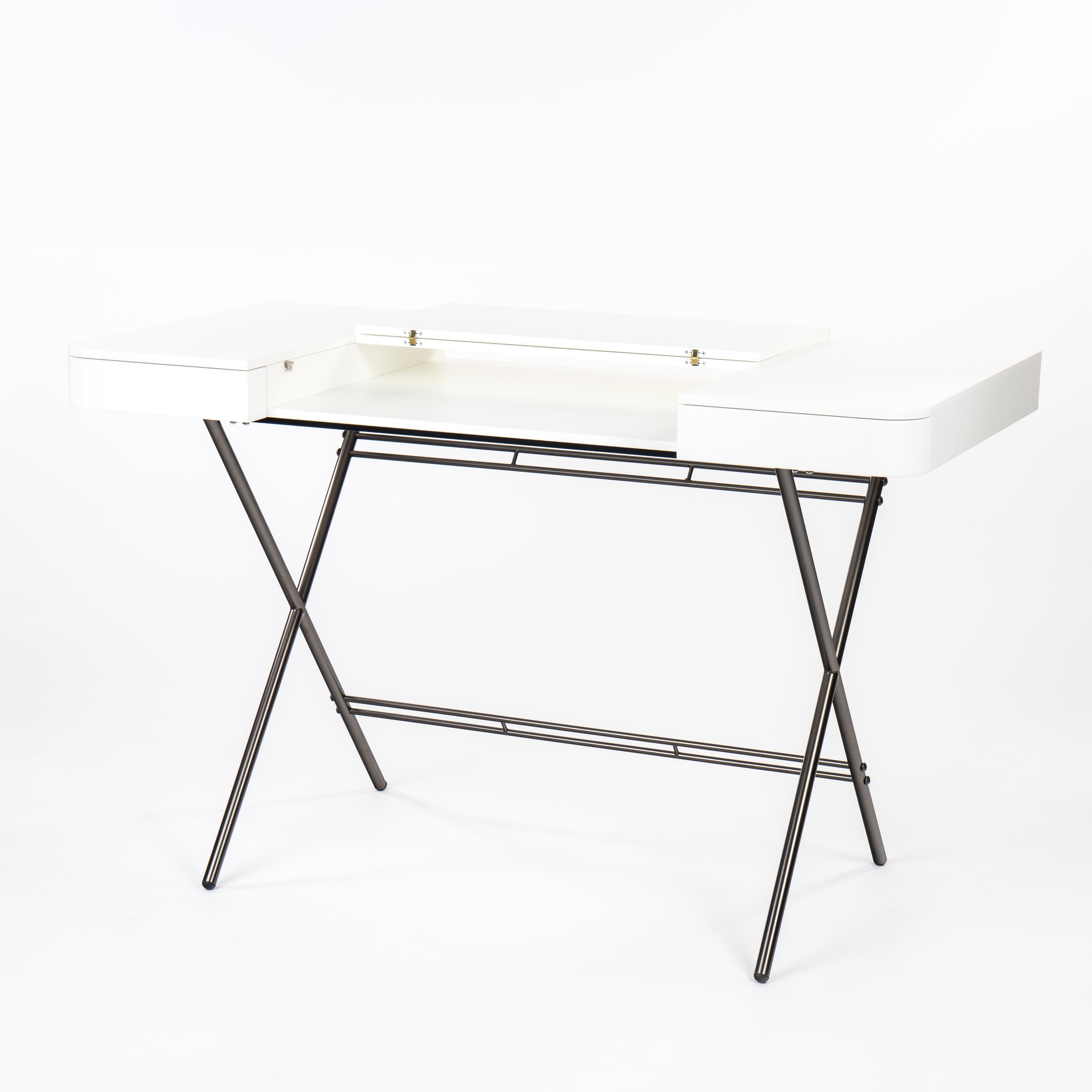 Modern Adentro Cosimo Desk design Marco Zanuso jr White Matt  top & bronze base.  For Sale