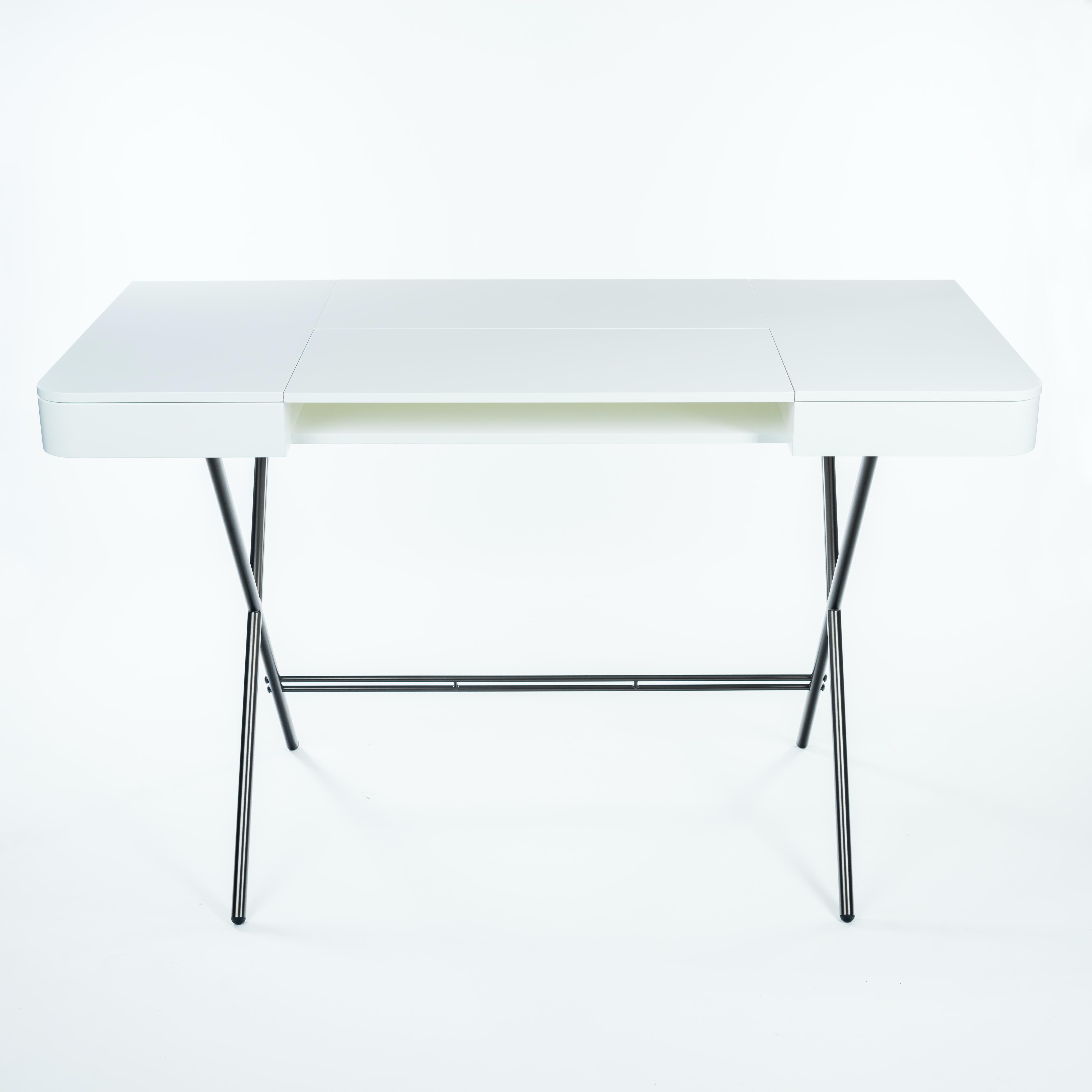 Lacquered Adentro Cosimo Desk design Marco Zanuso jr White Matt  top & bronze base.  For Sale