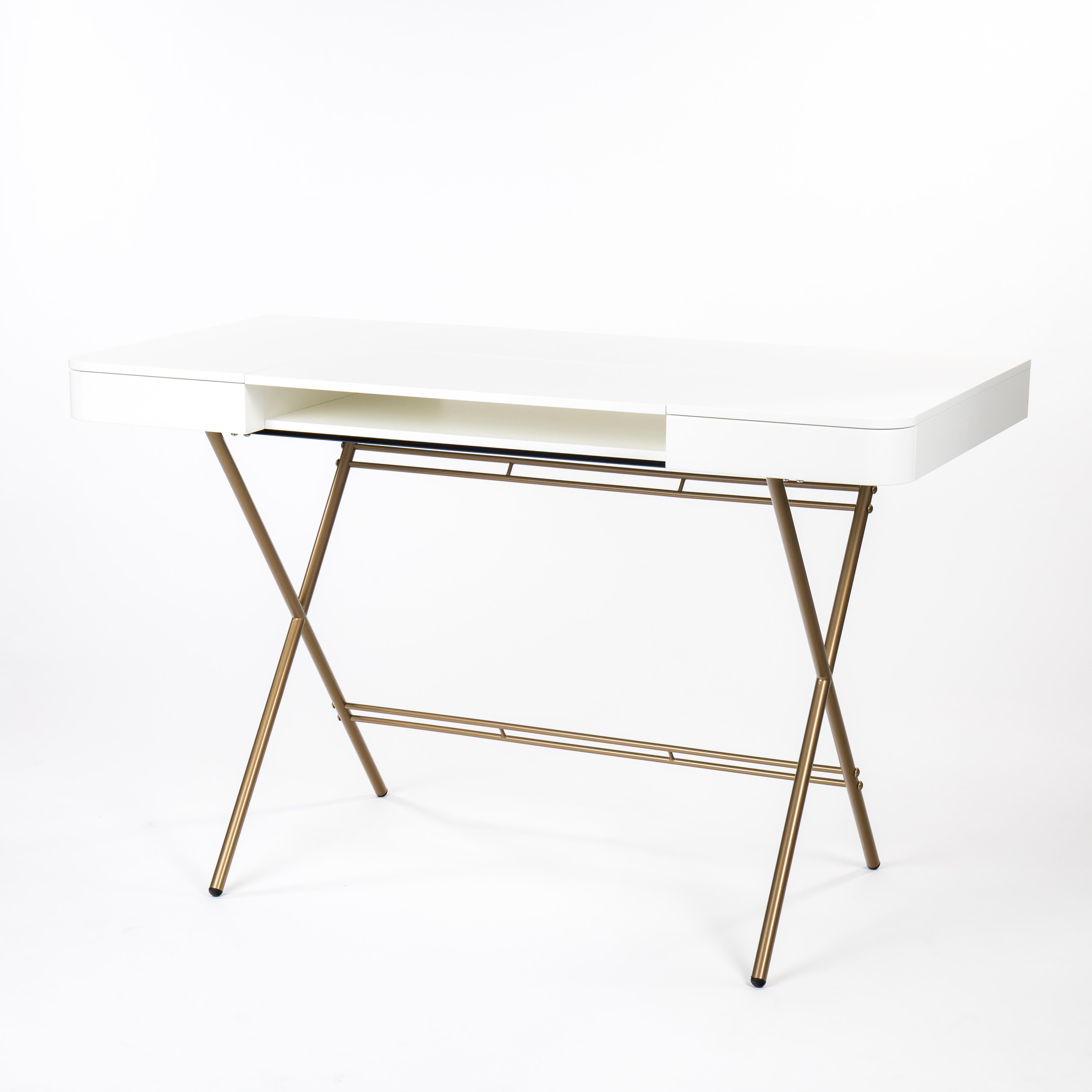 Adentro Cosimo Desk design Marco Zanuso jr White Matt  top & golden base.  In New Condition For Sale In PARIS, FR