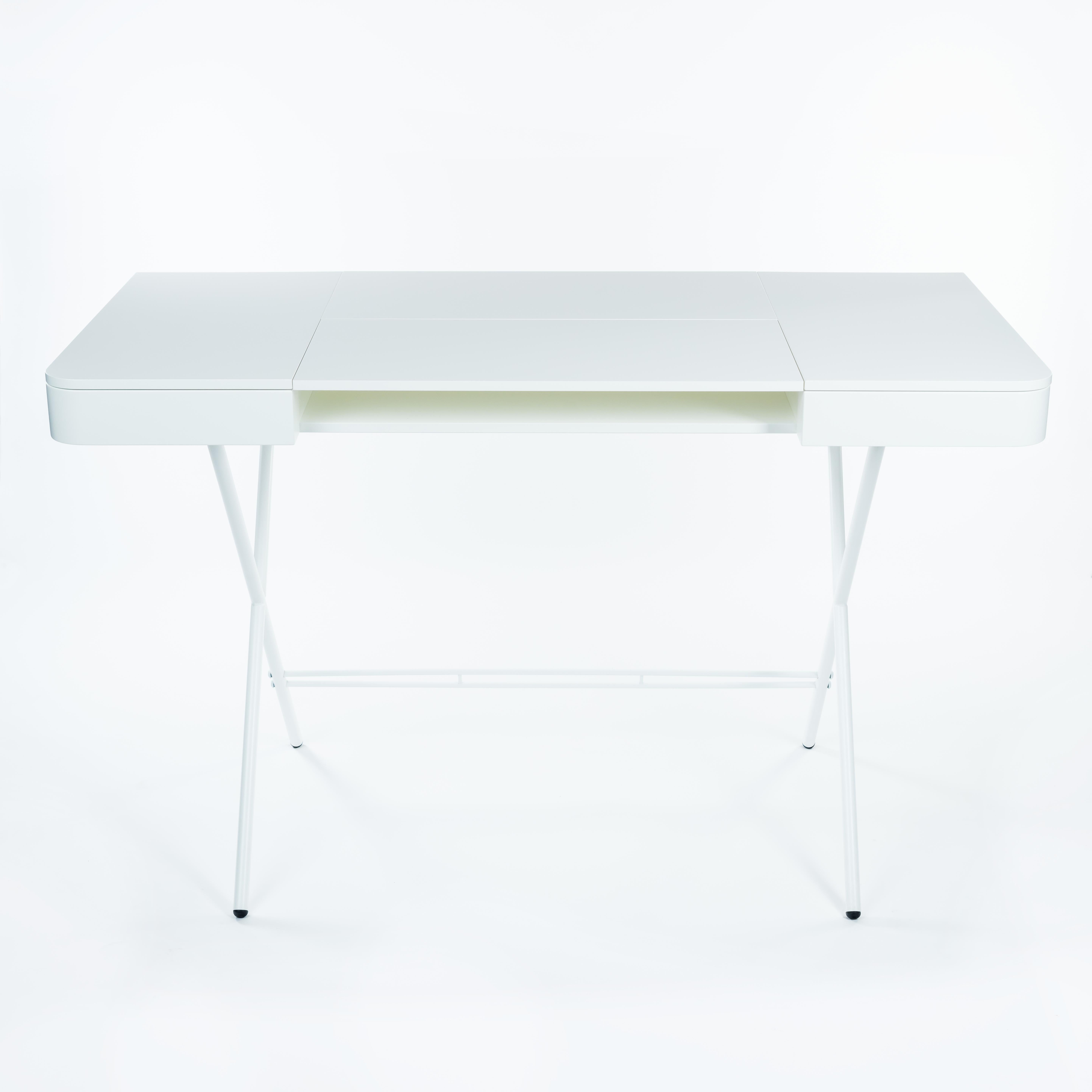 Contemporary Adentro Cosimo Desk design Marco Zanuso jr White Matt  top & white base.  For Sale