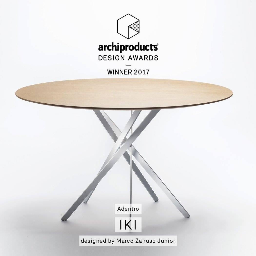 Adentro IKI dining table by Marco Zanuso jr. Natural Oak top & white base In New Condition For Sale In PARIS, FR