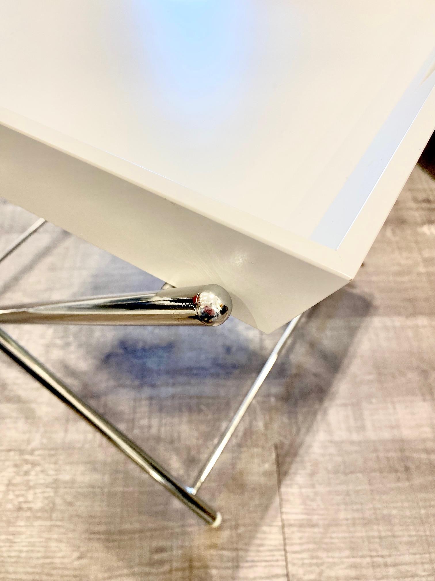 Adentro Miami table Marco Zanuso jr. white matt lacquered & chrome In New Condition For Sale In PARIS, FR