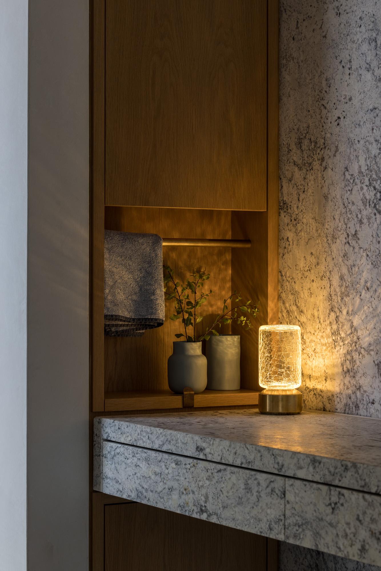 Moderno ADesignStudio Coro Canmore Luce portatile con CASAMBI Bluetooth in vendita