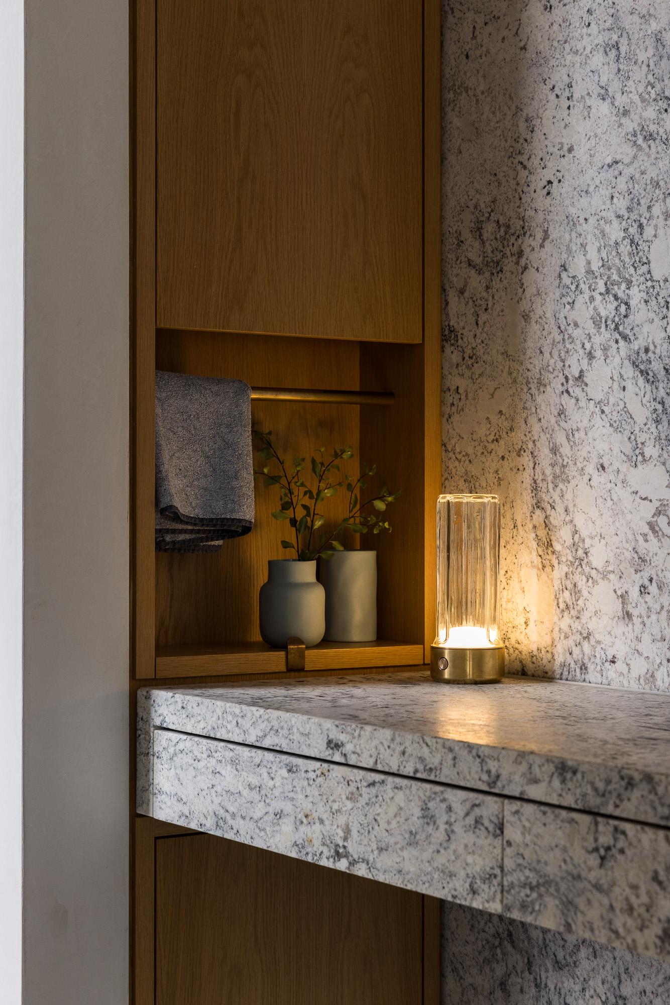 XXI secolo e contemporaneo ADesignStudio Choir Roma Luce portatile con controllo Bluetooth CASAMBI in vendita