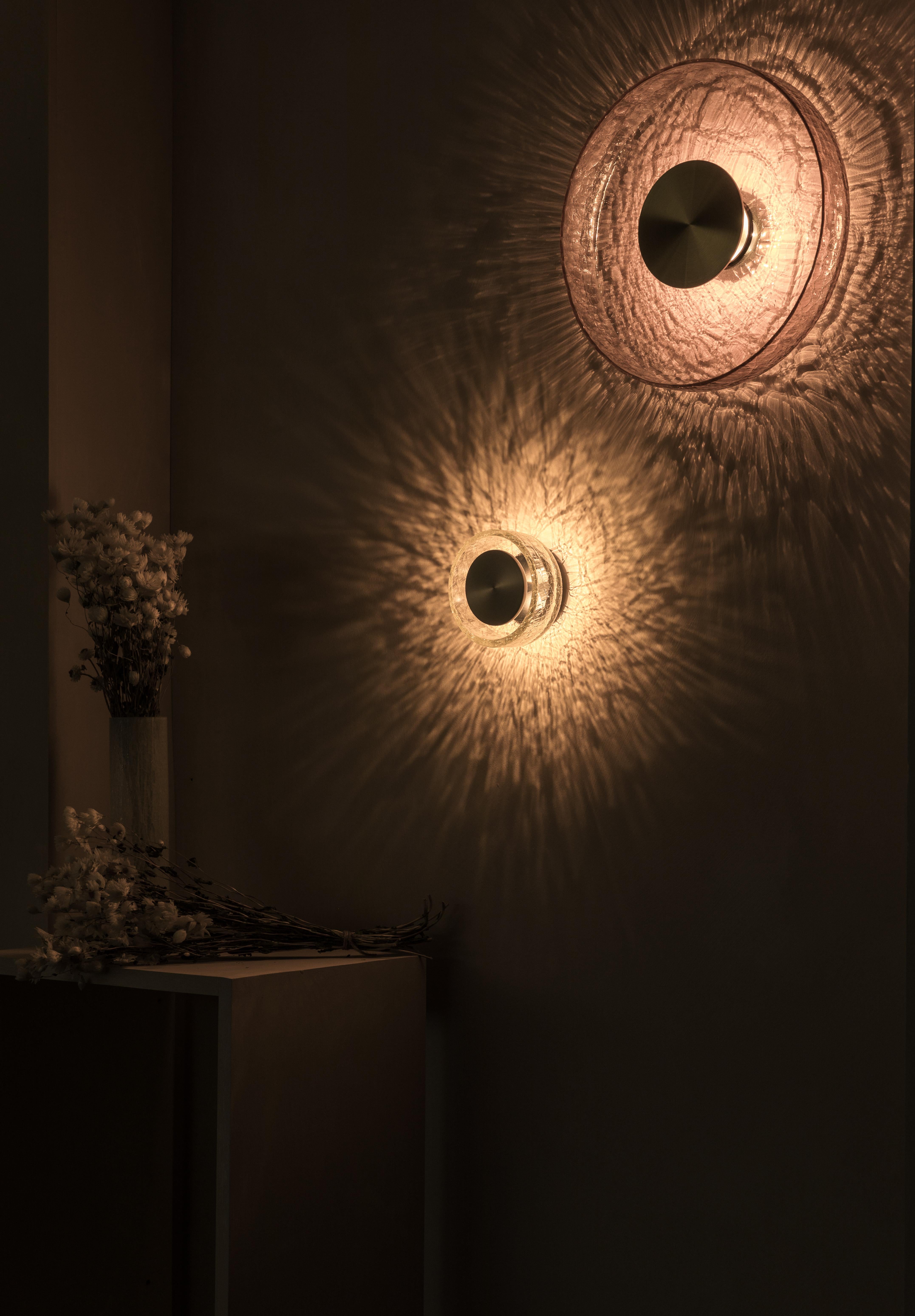 Australiano ADesignStudio Lampada da parete Crackle W3 in vendita
