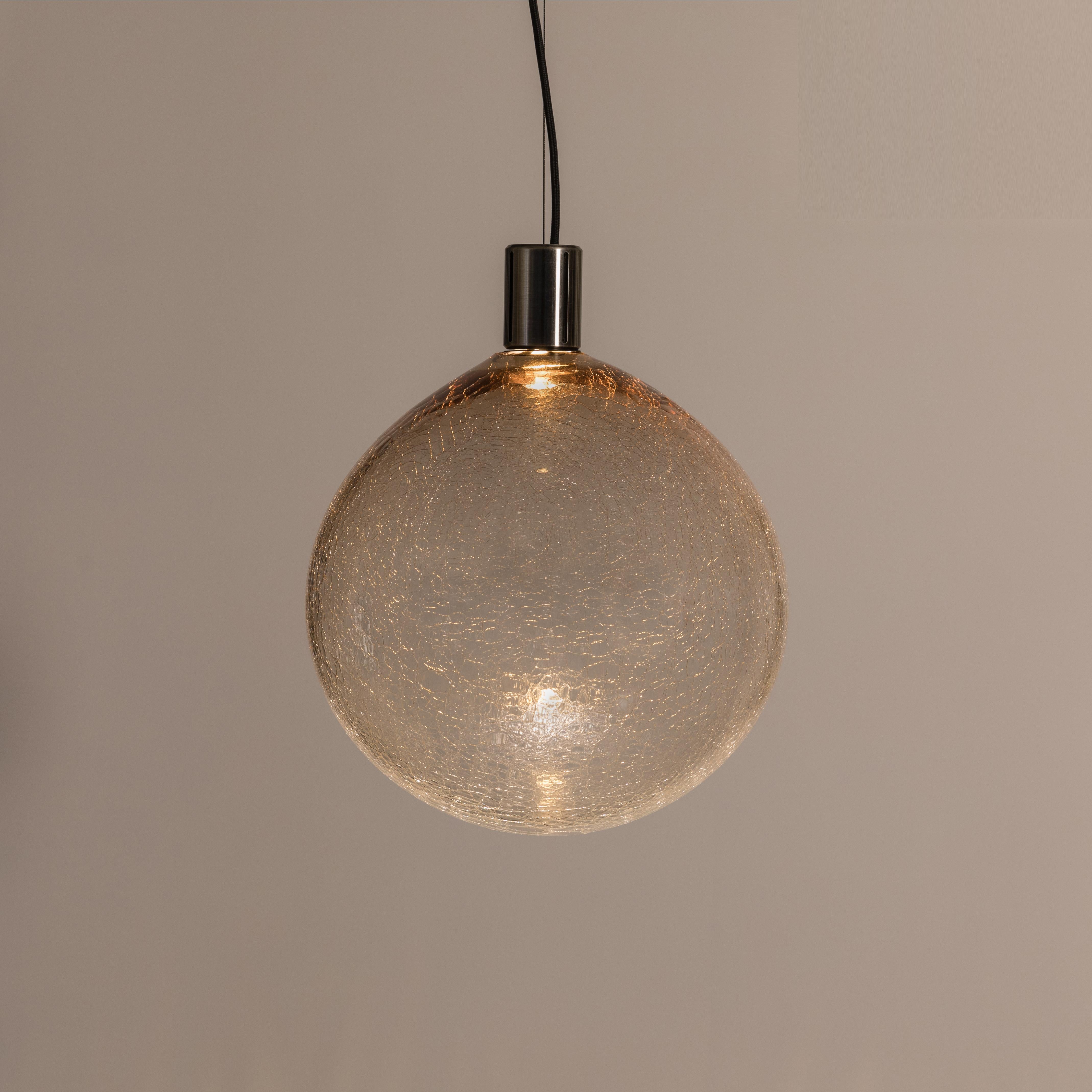 ADesignStudio Eon Sans S3 Lámpara Colgante Esférica de Cristal Craquelado c. Resplandor ambiental Moderno en venta