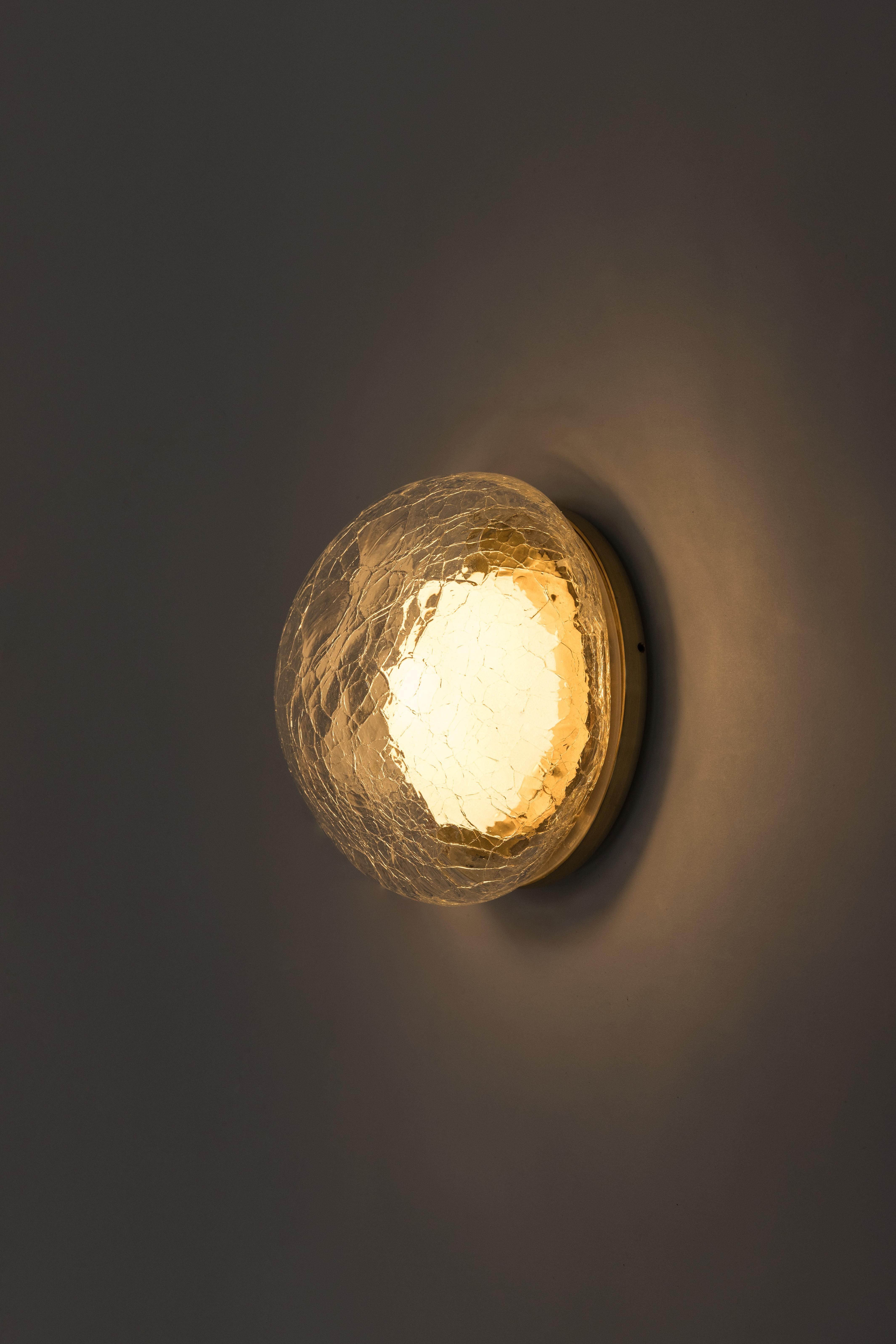 ADesignStudio Roe W1 Wall Light – Organic Form with Soft Diffusion and Versatile Mounting

Listed price reflects starting point only. Final pricing varies based on selected finishes and customisations.

At the core of Roe is a design inspired by the