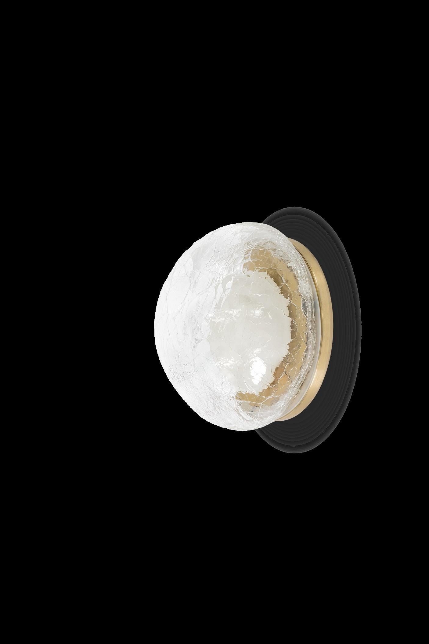 Contemporary ADesignStudio Roe W1 Sculptural Hand-Blown Glass Wall Light For Sale