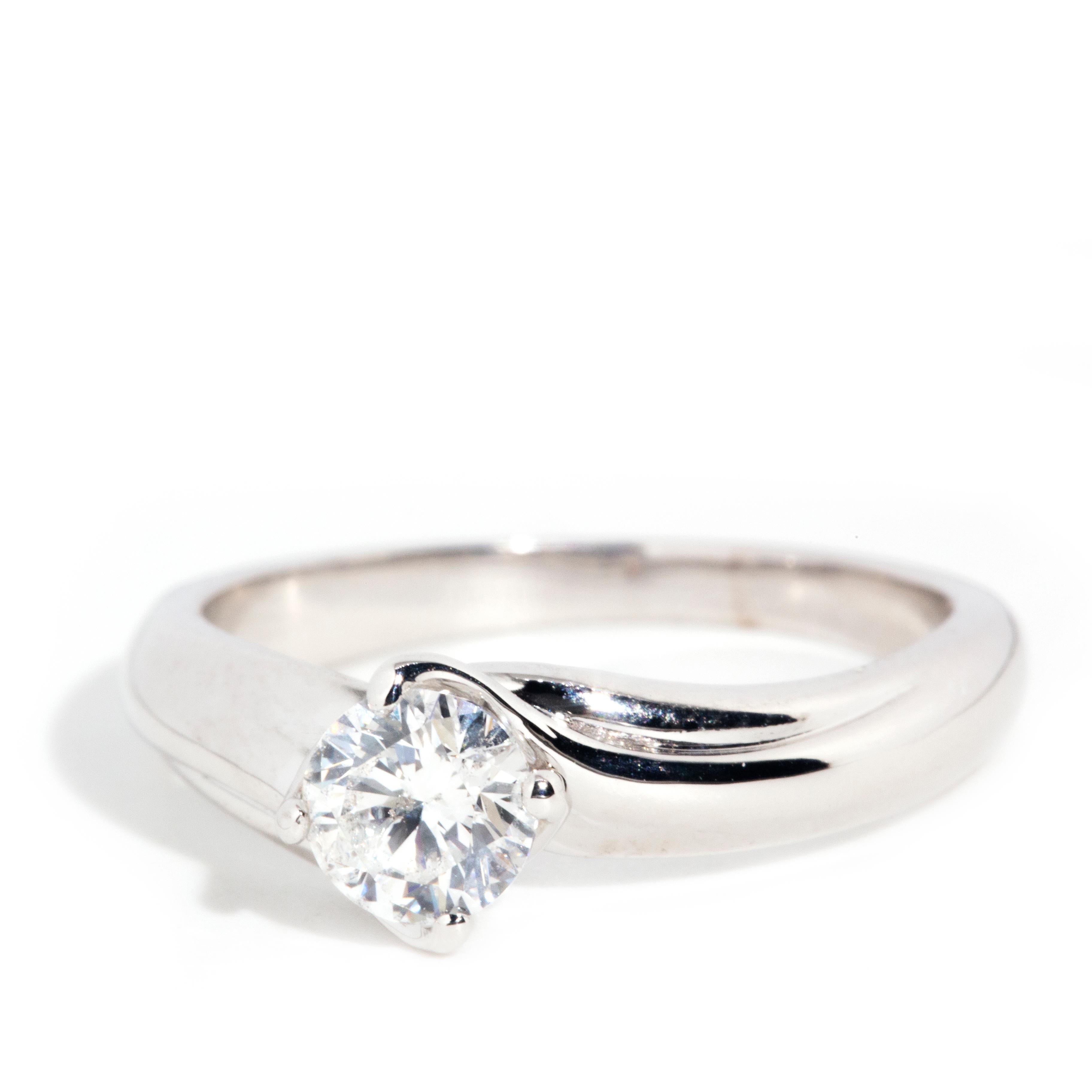 Ensemble de mariage contemporain en or blanc 18 carats avec diamants solitaires certifiés ADGL en vente 5