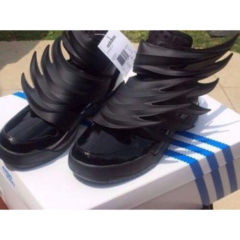 Adidas Jeremy Scott Wings 3.0 Black Dark Knight Batman Shoes Womens SZ 6  NWB For Sale at 1stDibs | adidas batman shoes