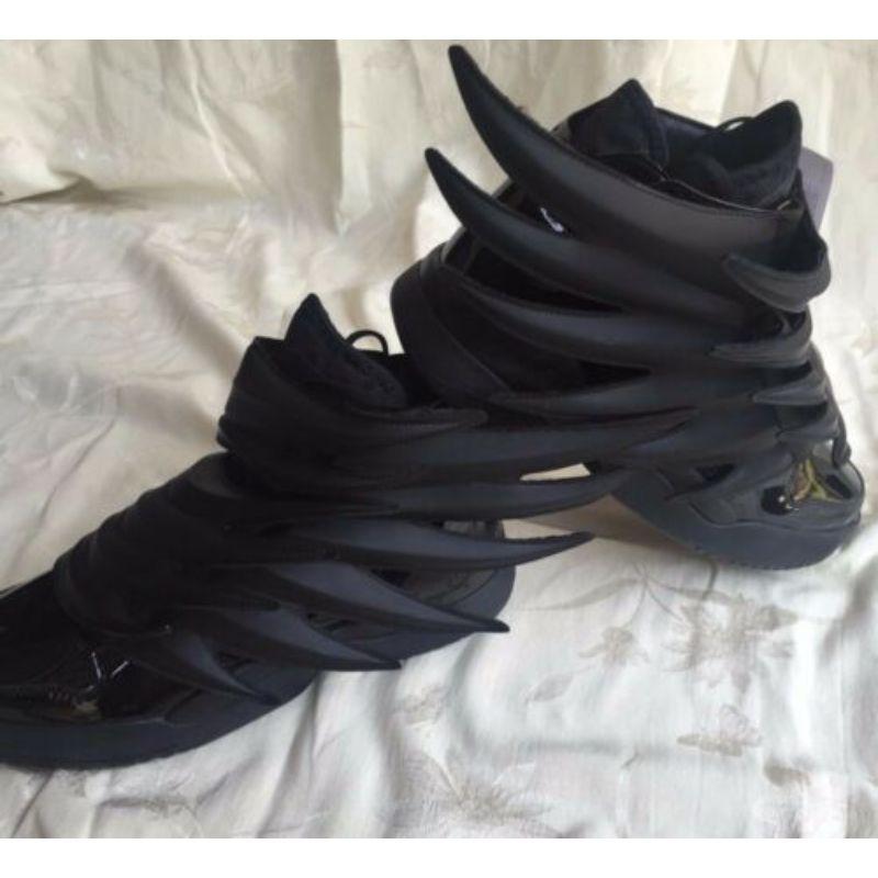Adidas Originals Obyo Jeremy Scott Wings 3.0 Nero Cavaliere Oscuro Batman Sneakers in vendita 7