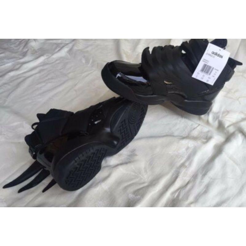 Adidas Originals Obyo Jeremy Scott Wings 3.0 Nero Cavaliere Oscuro Batman Sneakers in vendita 9