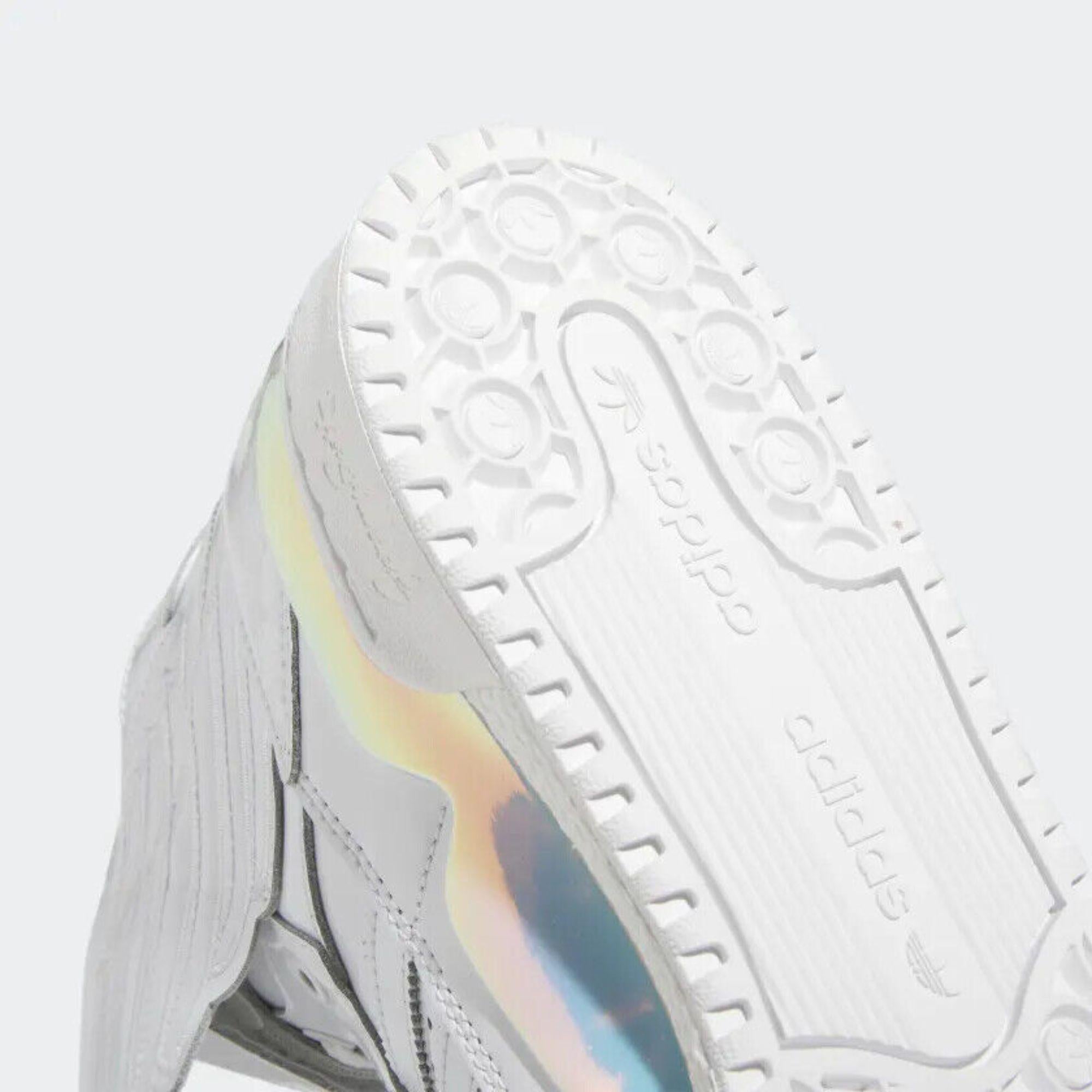 Adidas Originals ObyO Wings 4.0 Core Cloud Sneakers by Jeremy Scott, Taille 14 en vente 1