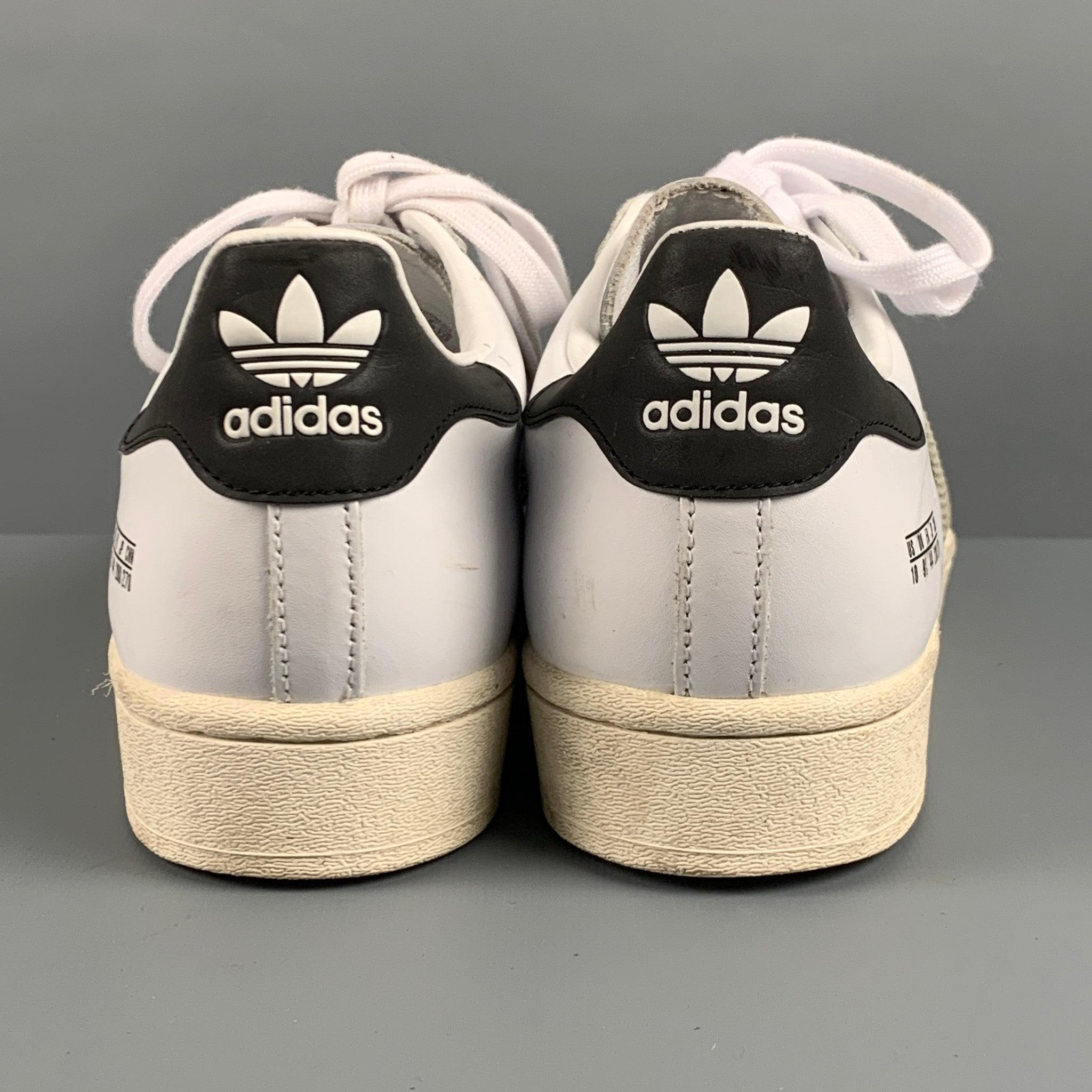 ADIDAS Size 10 White Beige Leather Low Top Sneakers In Good Condition For Sale In San Francisco, CA