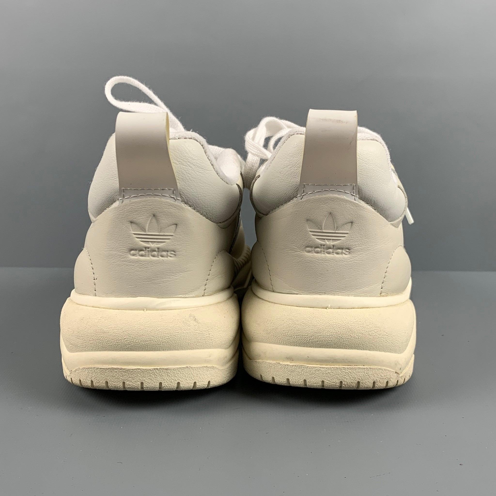 ADIDAS Size 10 White Leather Athletic Sneakers In Good Condition In San Francisco, CA