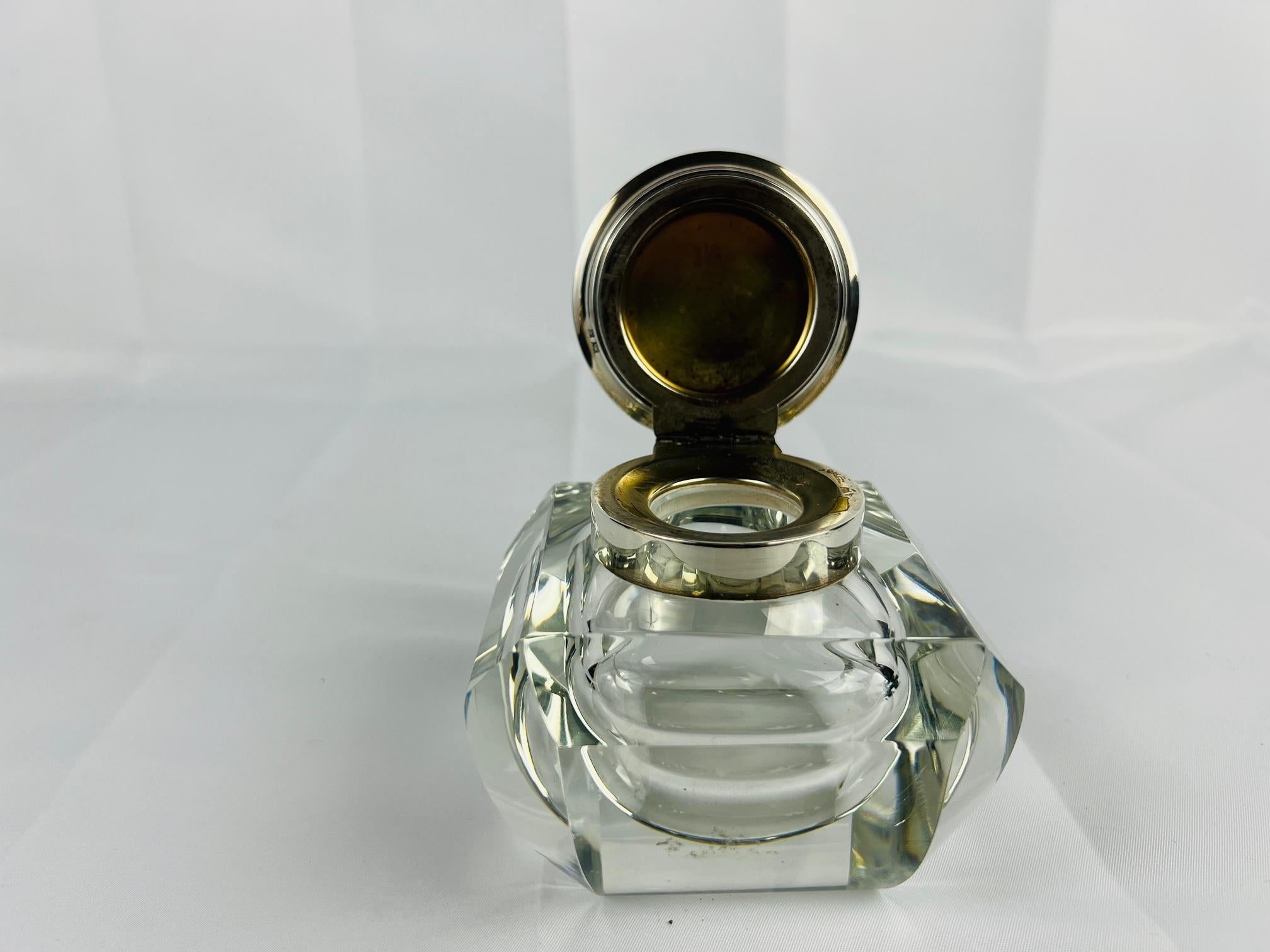 Édouardien Pot ou encrier de toilette Adie Brothers Ltd, en argent sterling et cristal, vers 1955 en vente