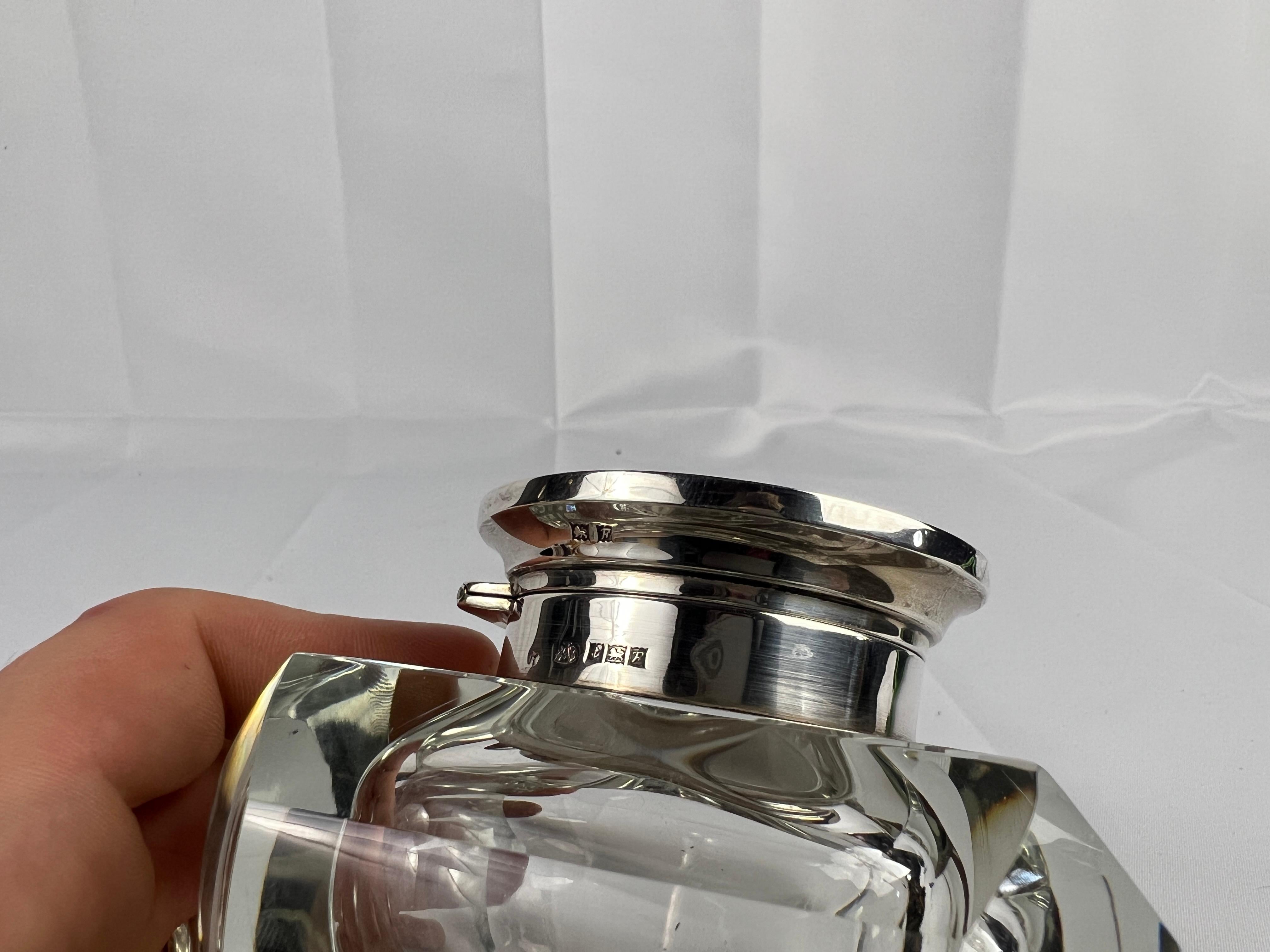 20ième siècle Pot ou encrier de toilette Adie Brothers Ltd, en argent sterling et cristal, vers 1955 en vente