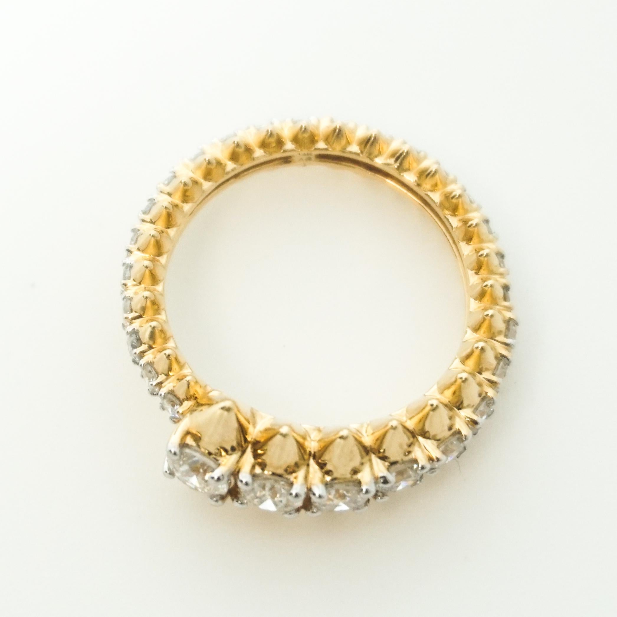 Adina Reyter Einzigartiger einzigartiger großer Diamant Spike Eternity-Ring mit Drachen (Rundschliff)