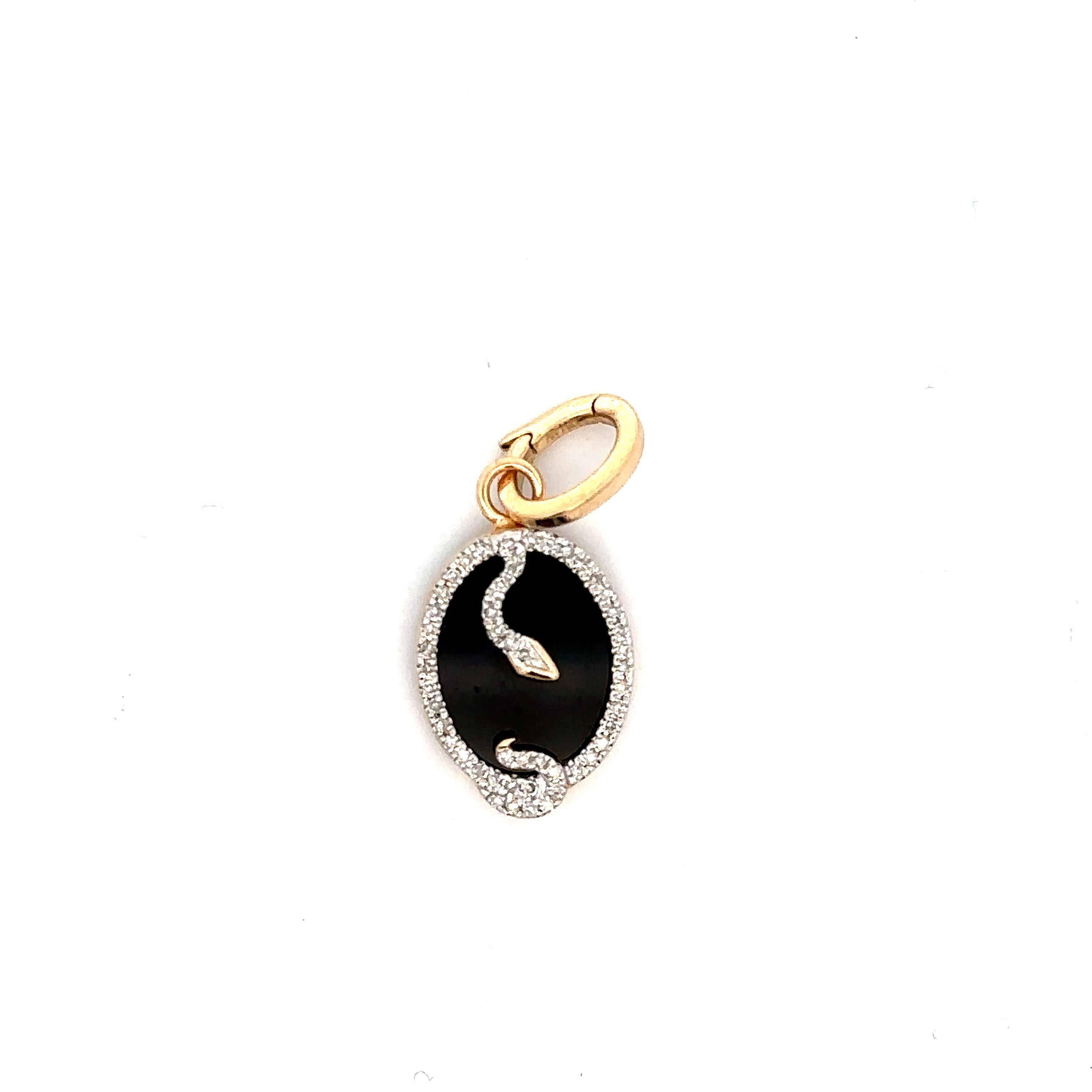 Adina Reyter Einzigartiger Onyx + Diamant Oval Schlangenanhänger mit Scharnier Charme - Y14

Um Himmels willen, Schlange! 14K Gelbgold Schlange Scharnier Charme mit Hand gesetzt Pavé-Diamanten auf einem Onyx Stein. Der Charme misst 16 mm x 12 mm.