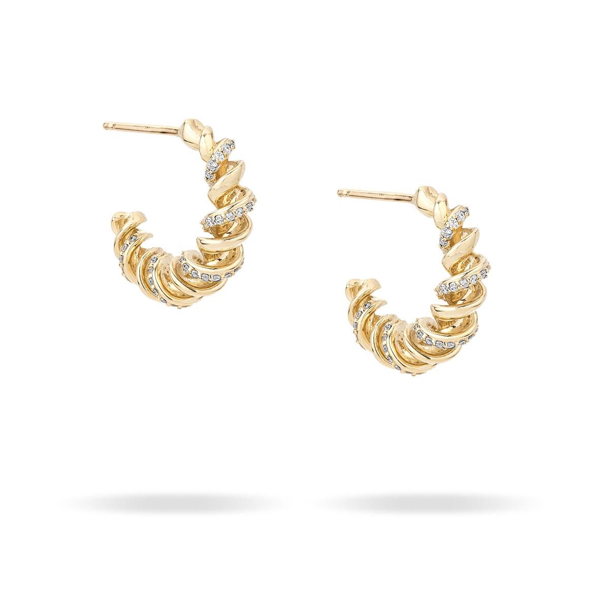 Adina Reyter Pasta Große Pave Fusilli J Creolen -Y14

Fusilli-Reifen aus 14 Karat Gelbgold in Nudelform mit handgefassten Pavé-Diamanten. Die Pfosten sind ca. 3,3 mm breit und 16 mm hoch. 

Karatgewicht der Diamanten insgesamt: 0,35 Ct.

Modell Bild