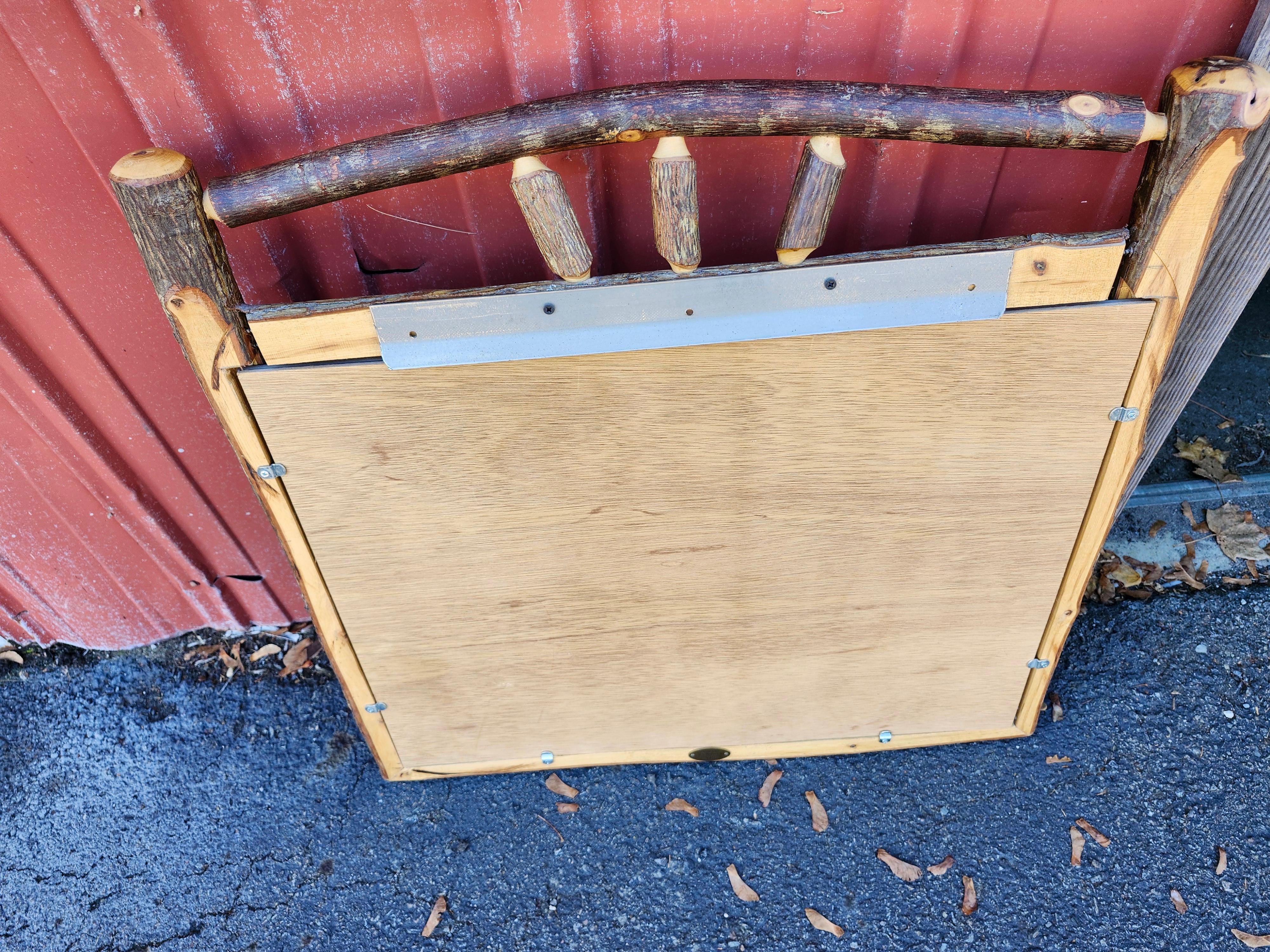 Specchio da parete Adirondack Birch W Pine Old Hickory in vendita 4