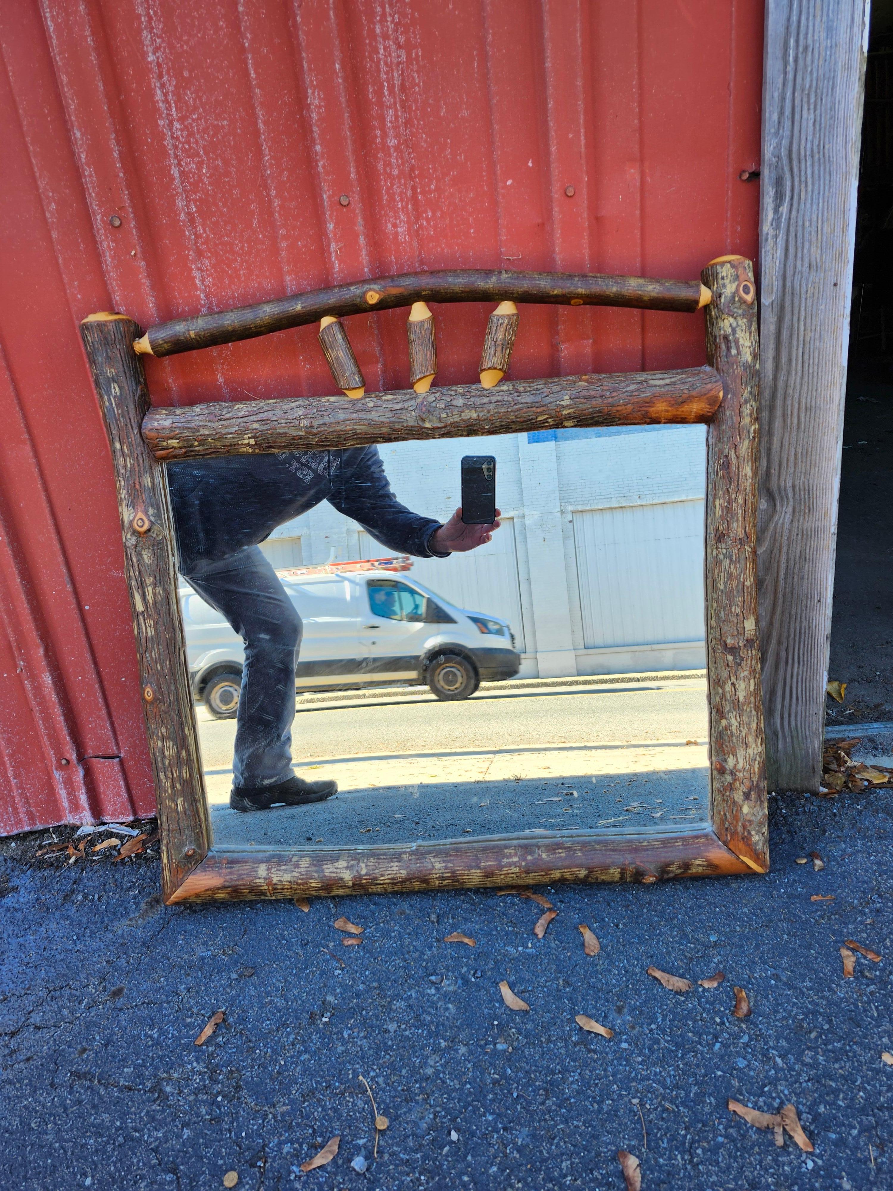 Fatto a mano Specchio da parete Adirondack Birch W Pine Old Hickory in vendita