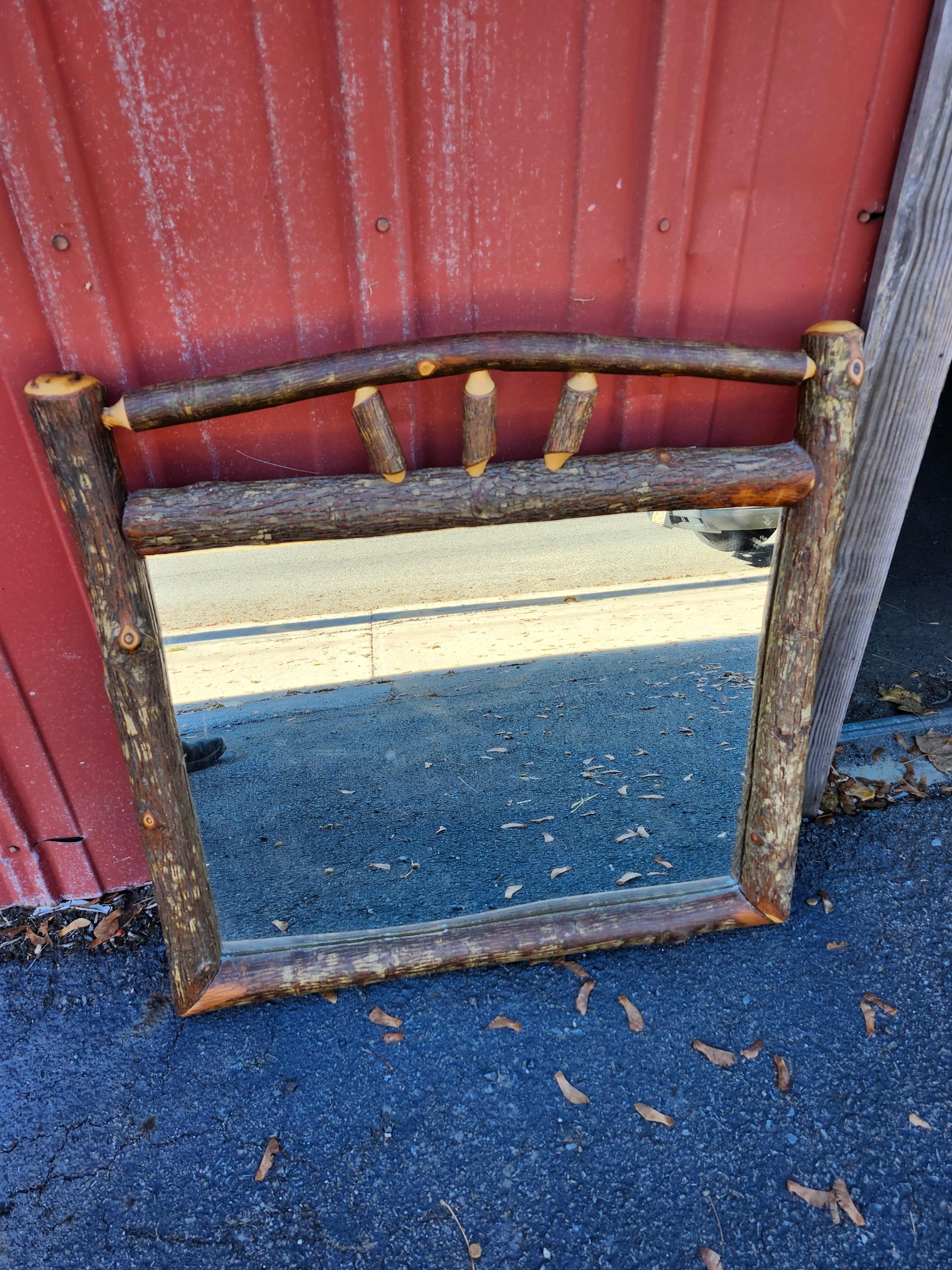 Specchio da parete Adirondack Birch W Pine Old Hickory In condizioni buone in vendita a Port Jervis, NY